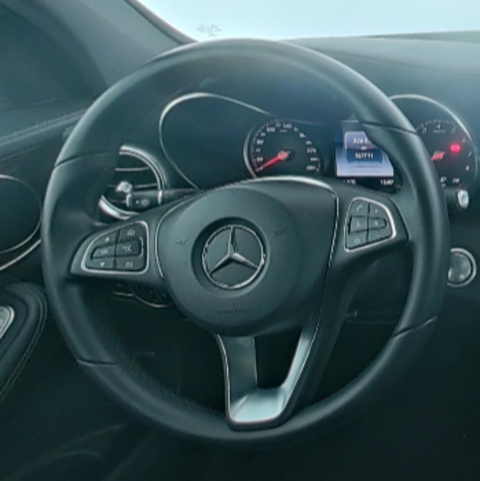 Mercedes Benz GLC 2016 — фото 10