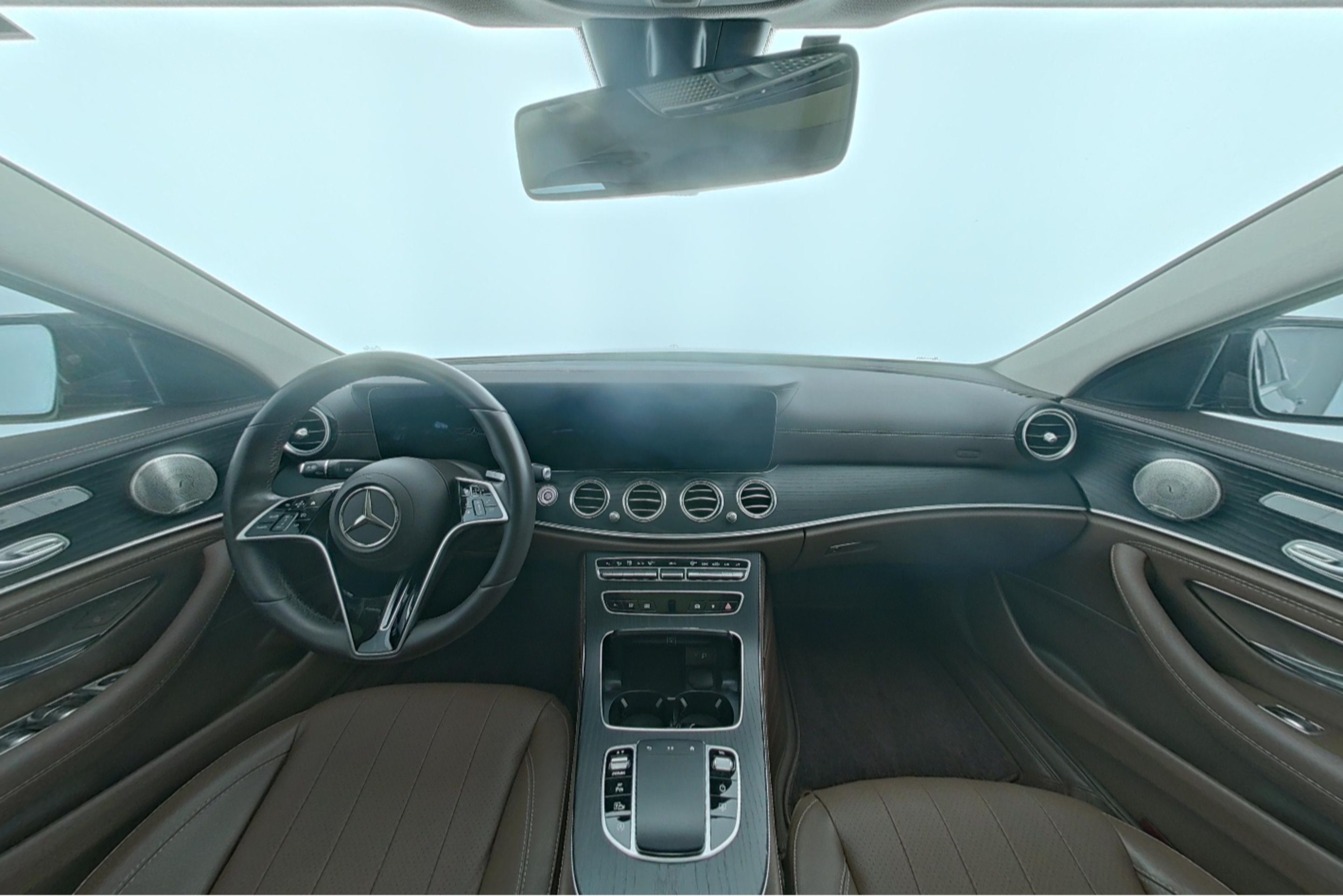 Mercedes Benz E-Class 2023 — фото 9