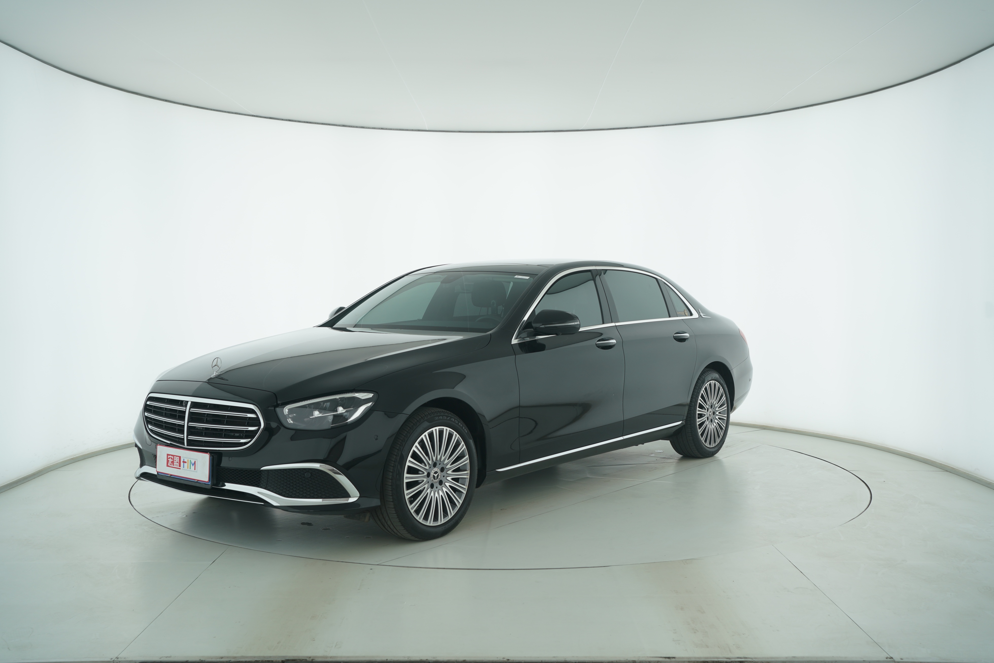 Mercedes Benz E-Class 2023 — фото 1