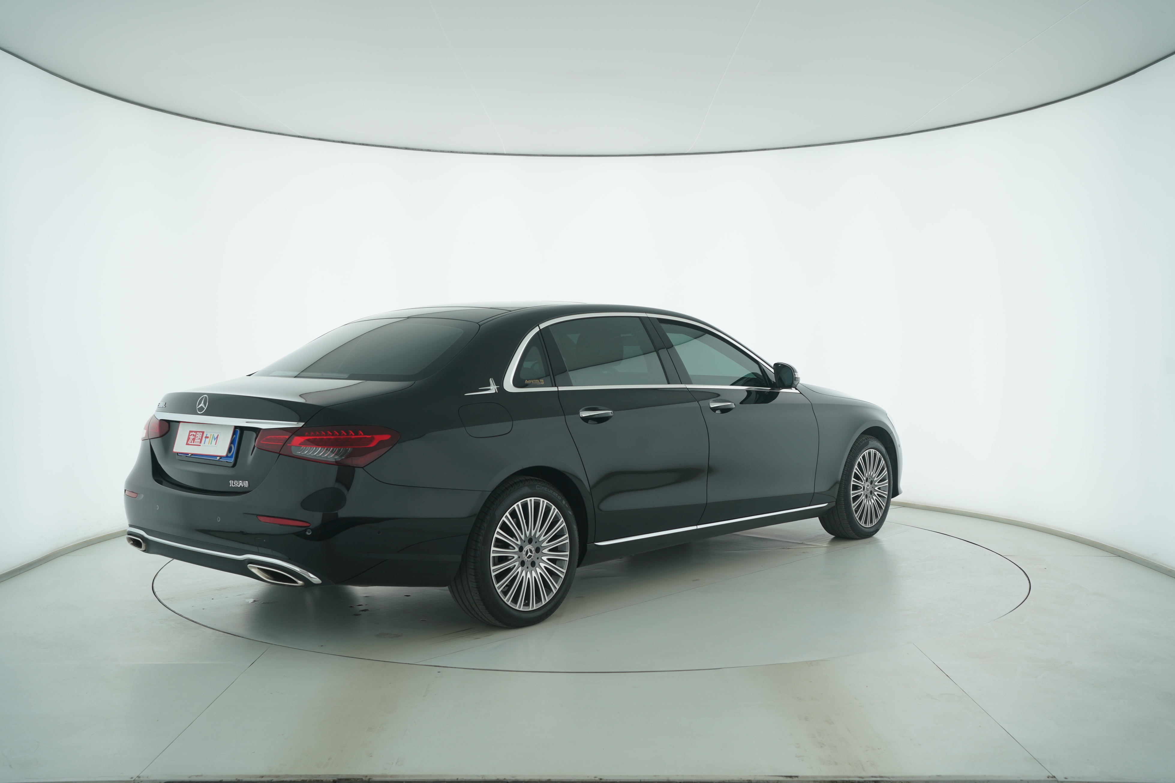Mercedes Benz E-Class 2023 — фото 4