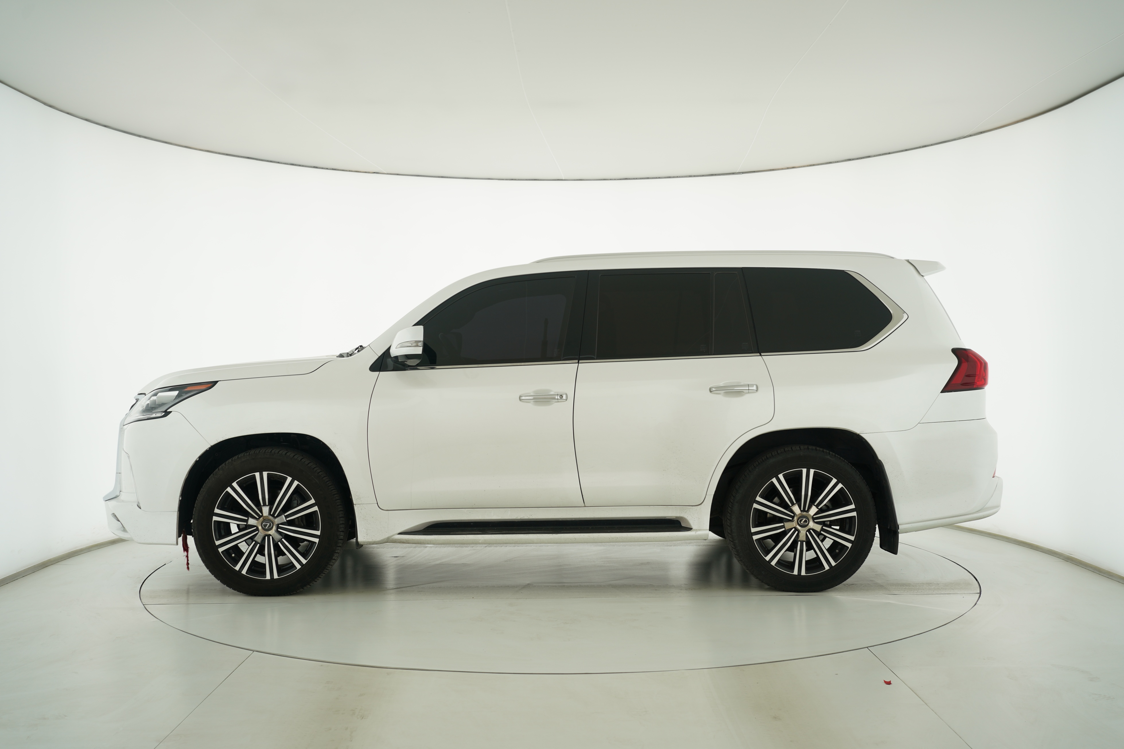 Lexus LX 2019 — фото 7