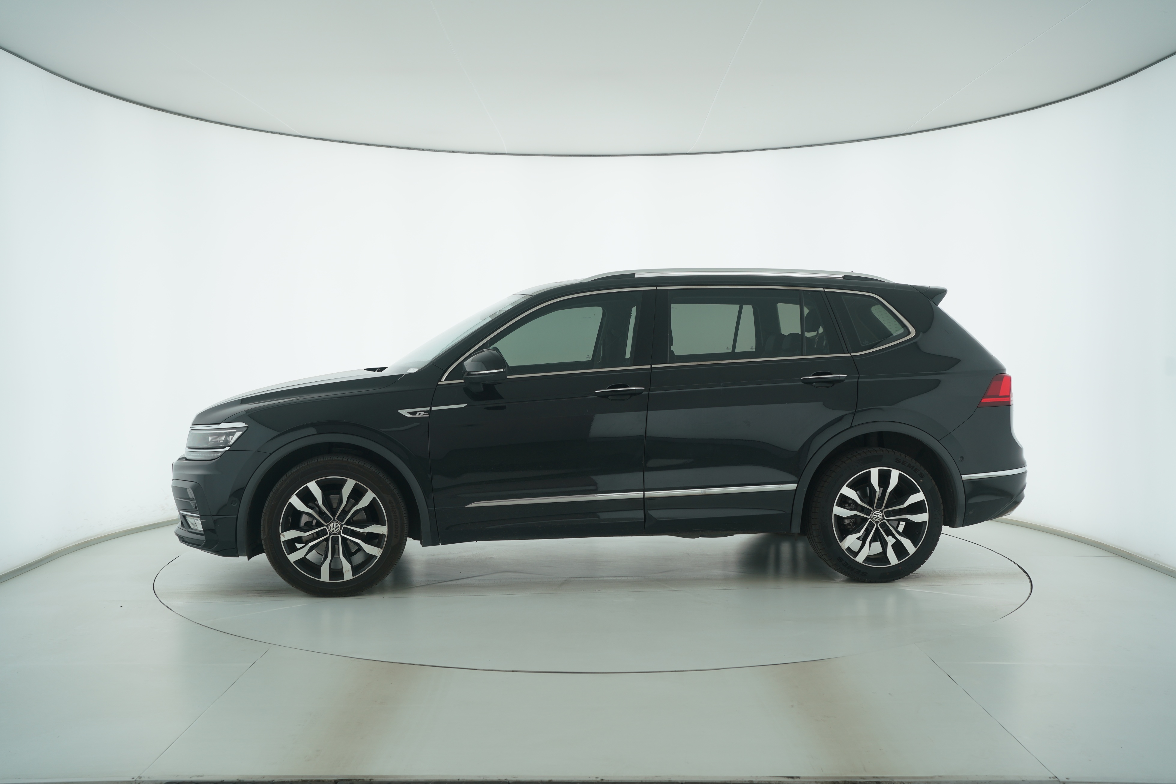 Volkswagen Tiguan L 2020 — фото 7