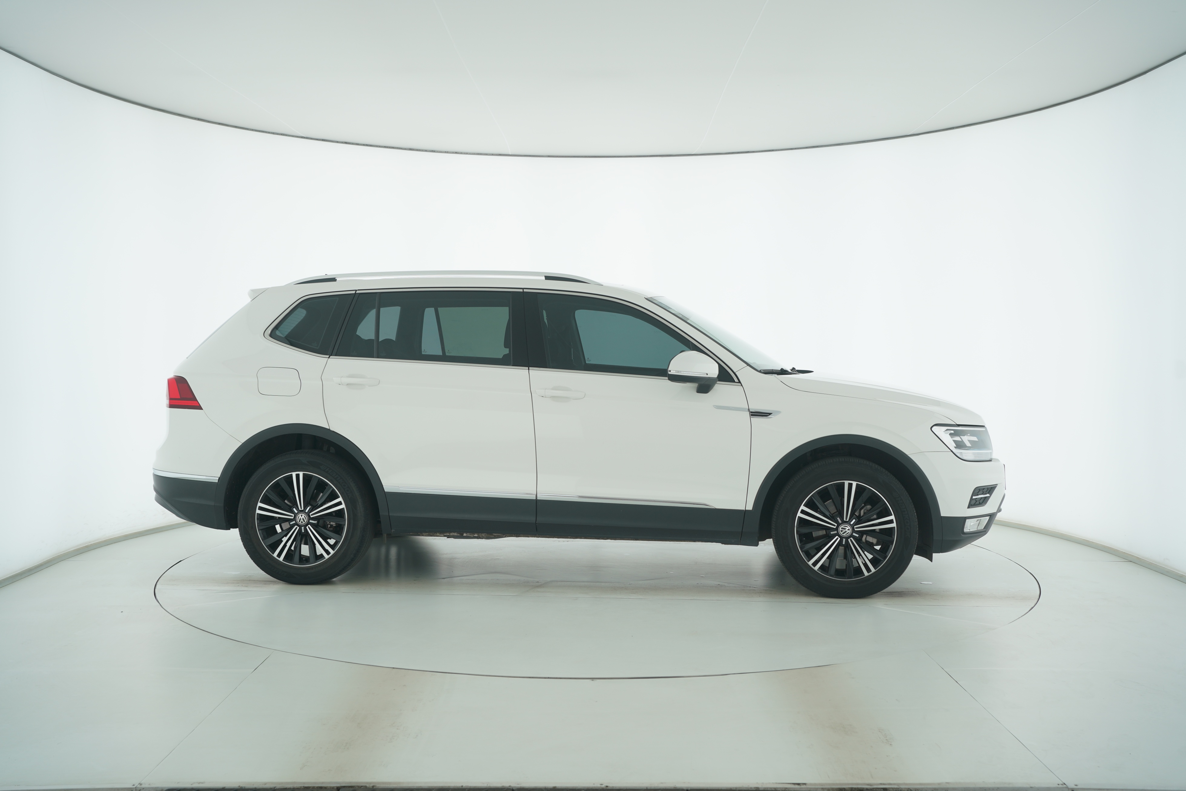 Volkswagen Tiguan L 2019 — фото 8