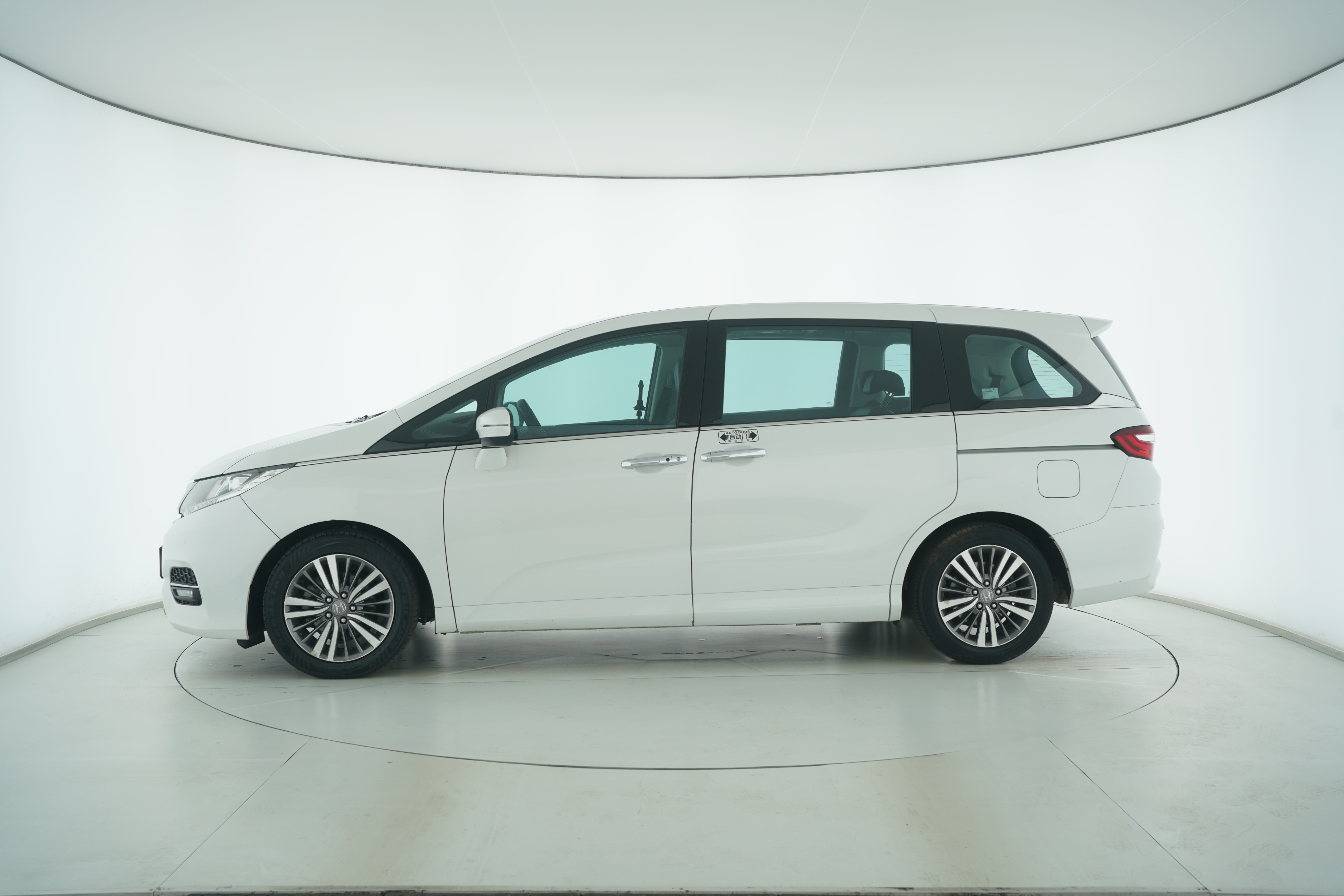 Honda Odyssey 2018 — фото 7