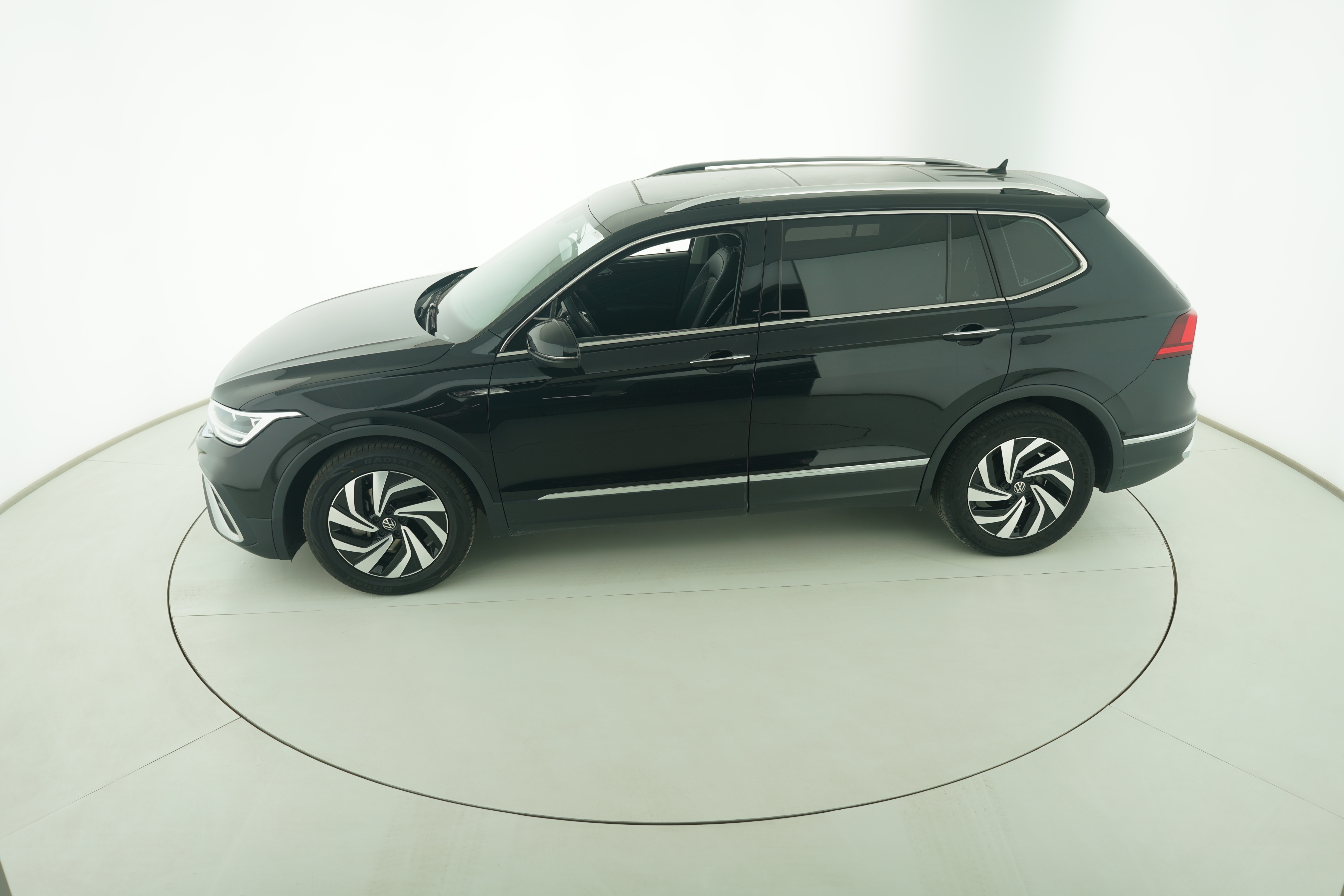 Volkswagen Tiguan L 2021 — фото 7