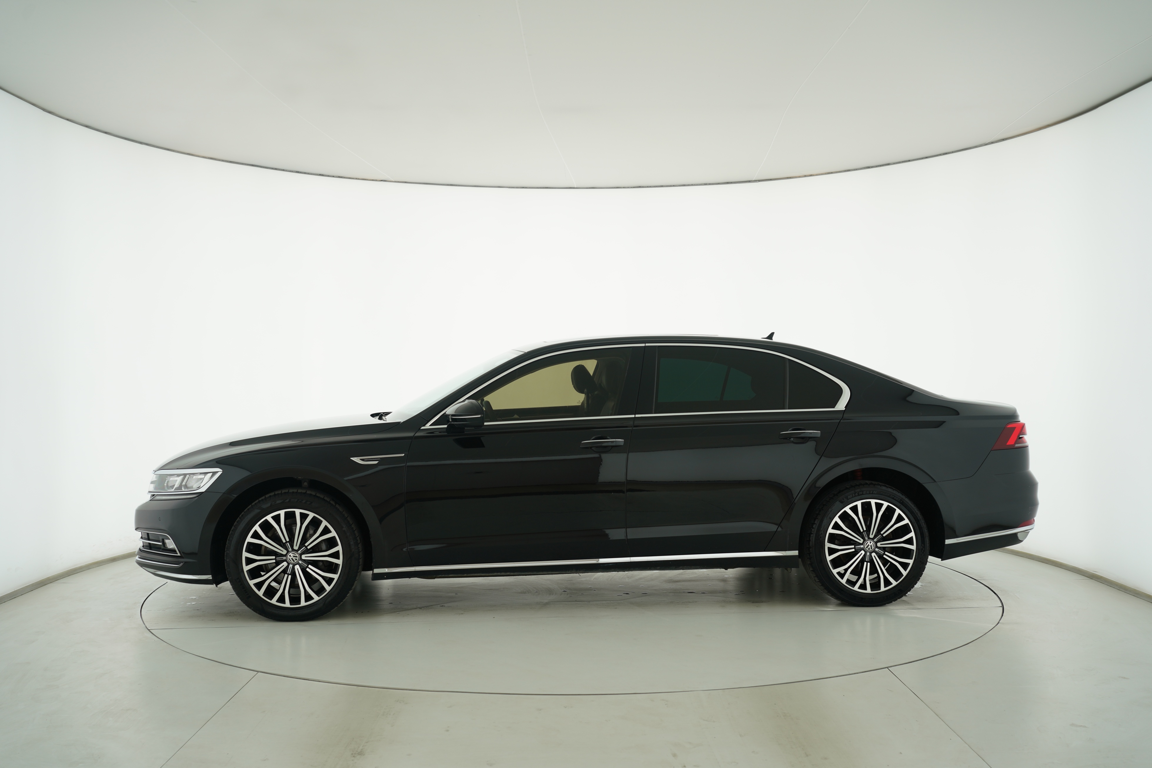 Volkswagen Phideon 2018 — фото 7