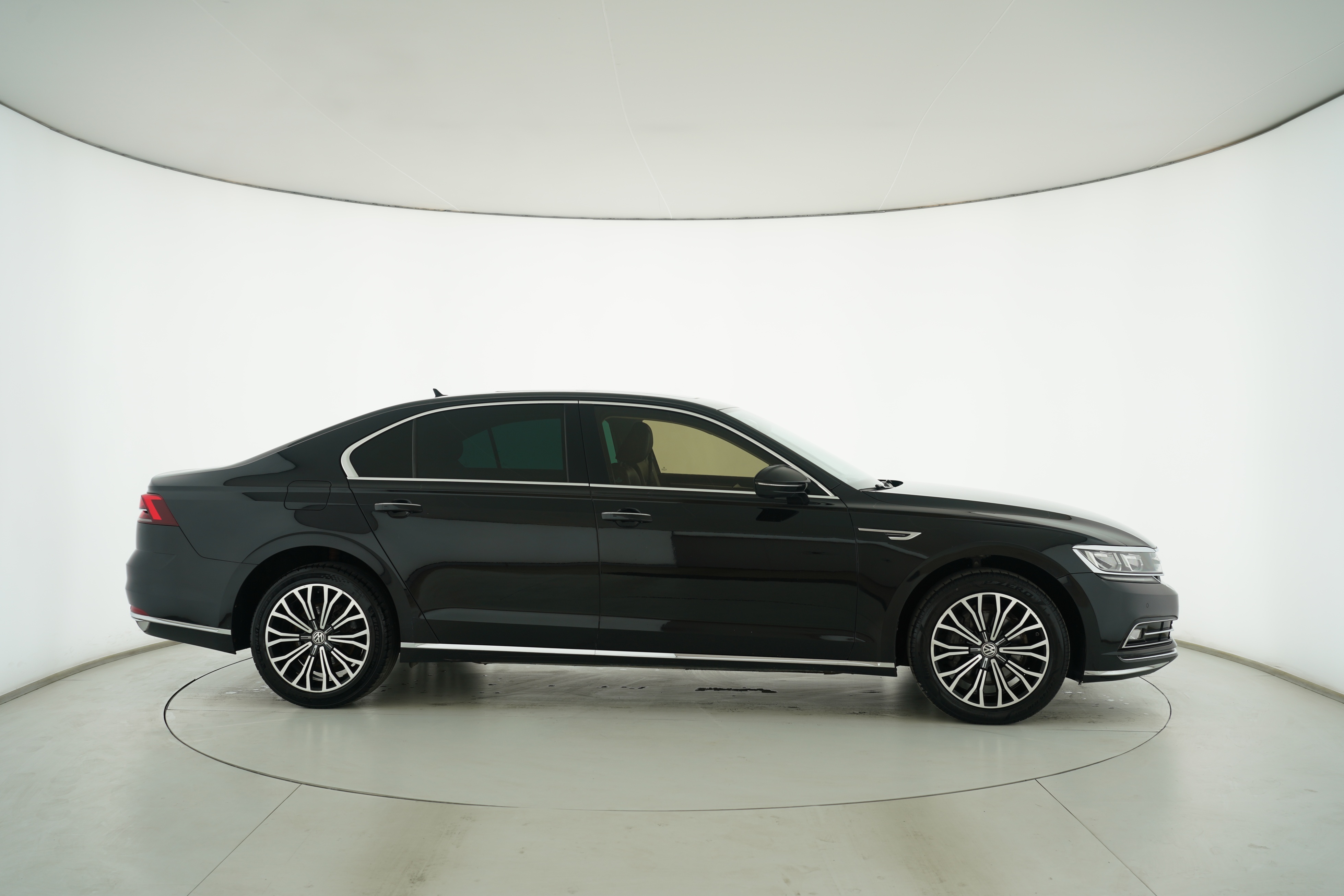Volkswagen Phideon 2018 — фото 8