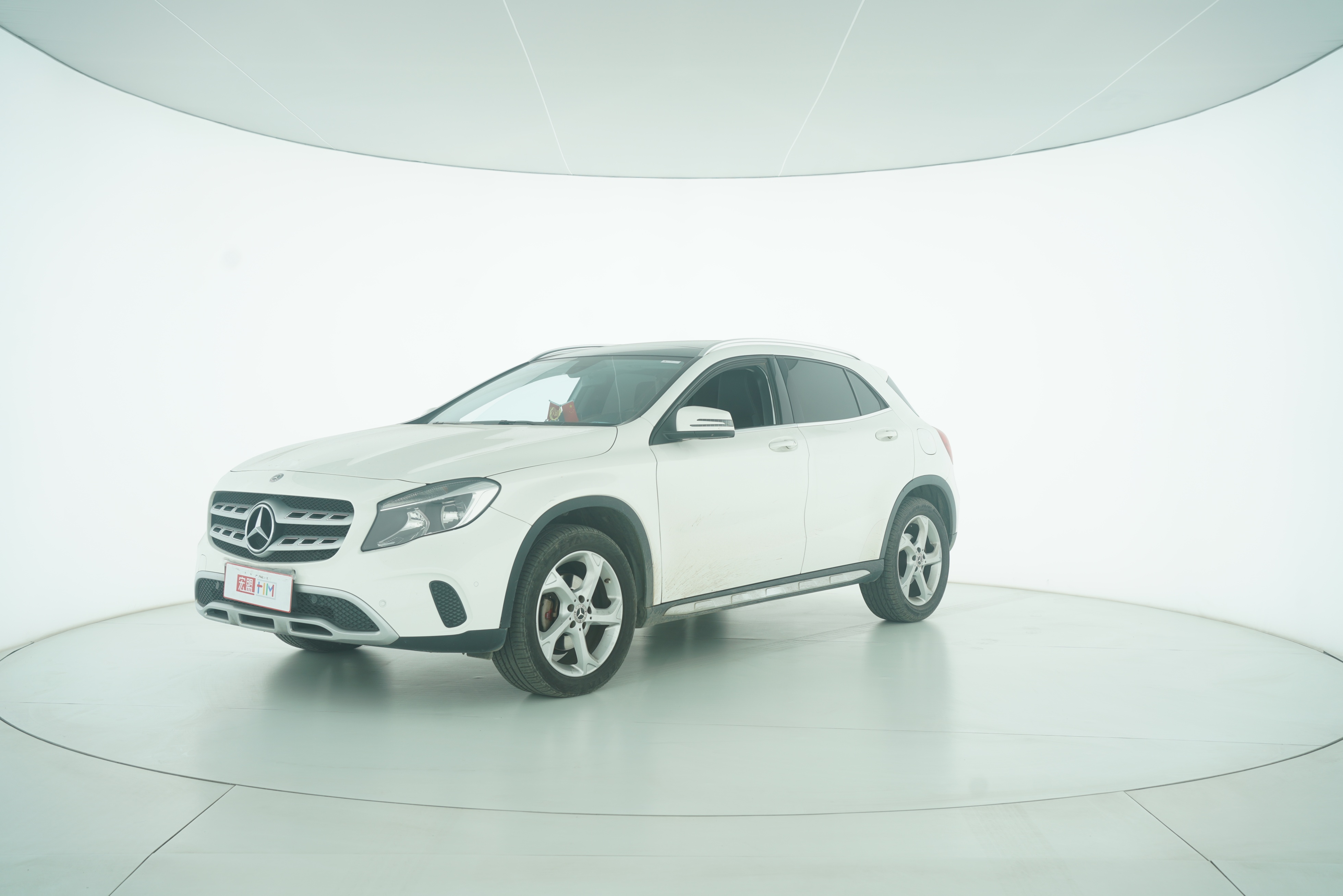 Mercedes Benz GLA 2017 — фото 1