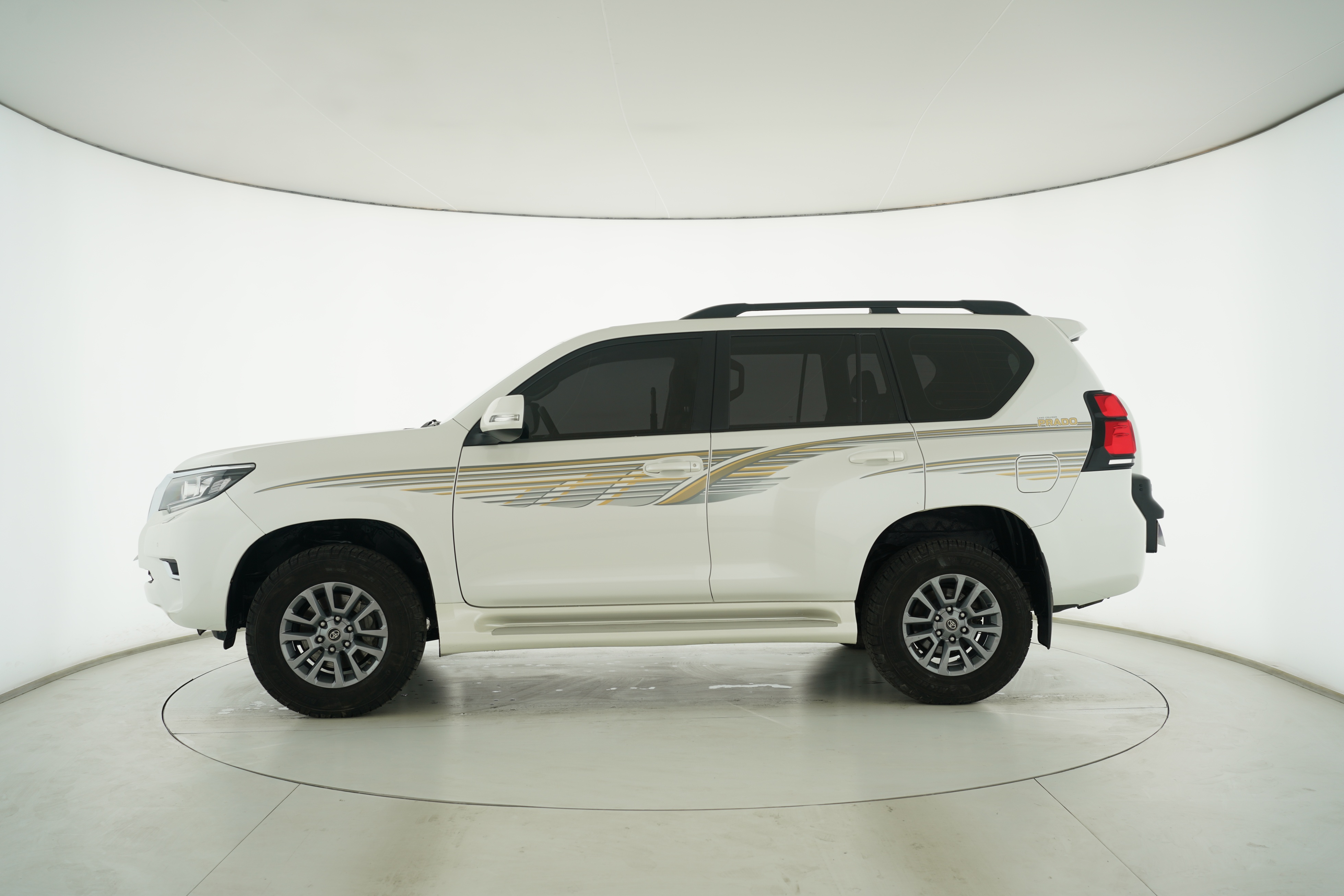 Toyota Prado 2018 — фото 7