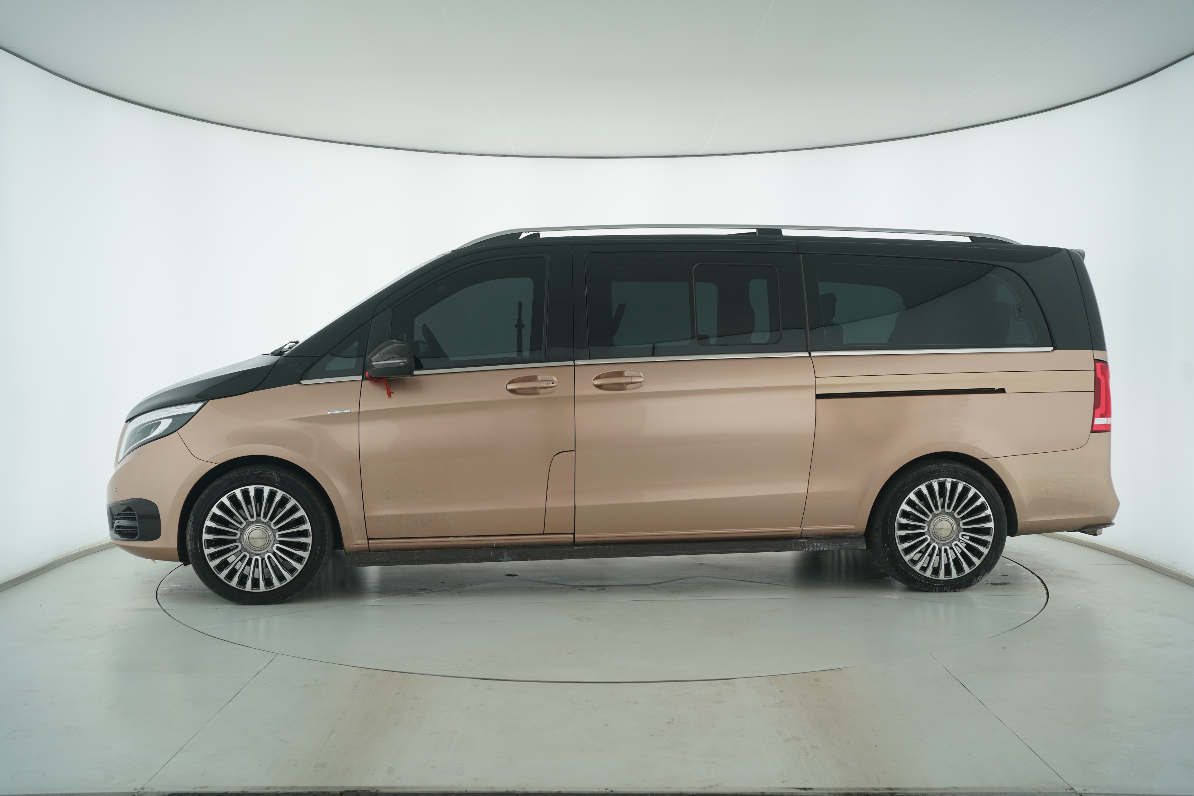 Mercedes Benz V-Class 2018 — фото 7