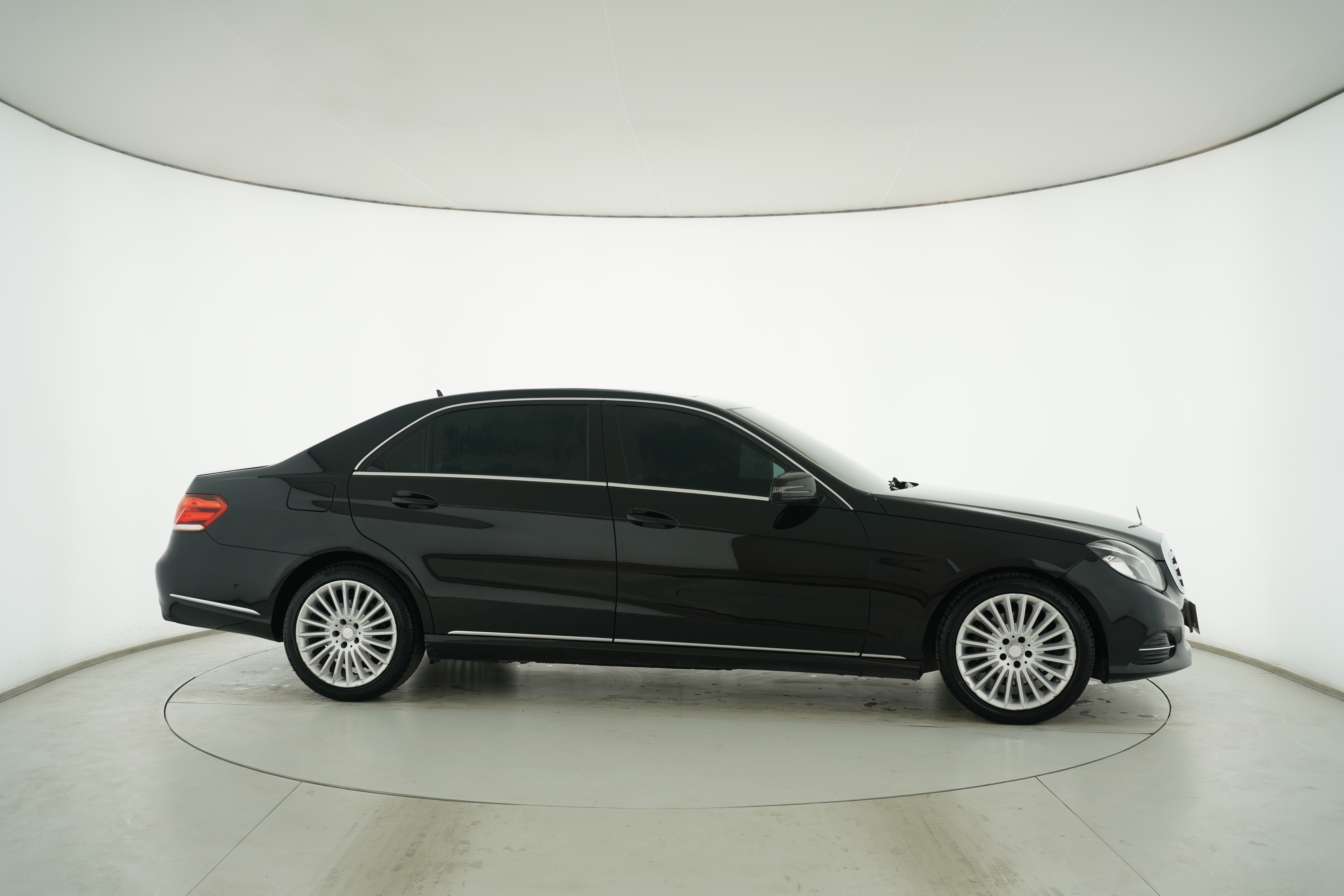 Mercedes Benz E-Class 2015 — фото 8