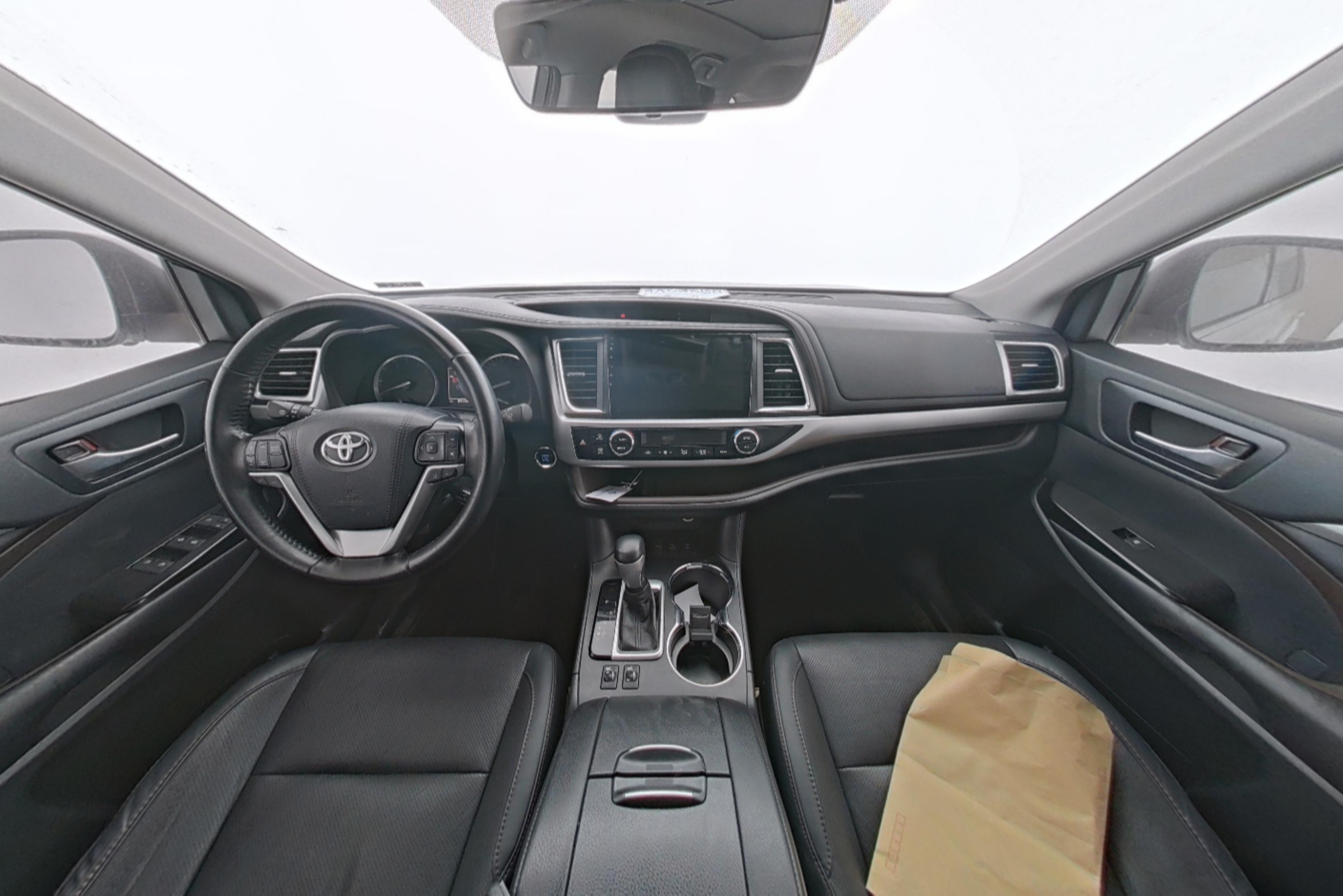 Toyota Highlander 2018 — фото 9