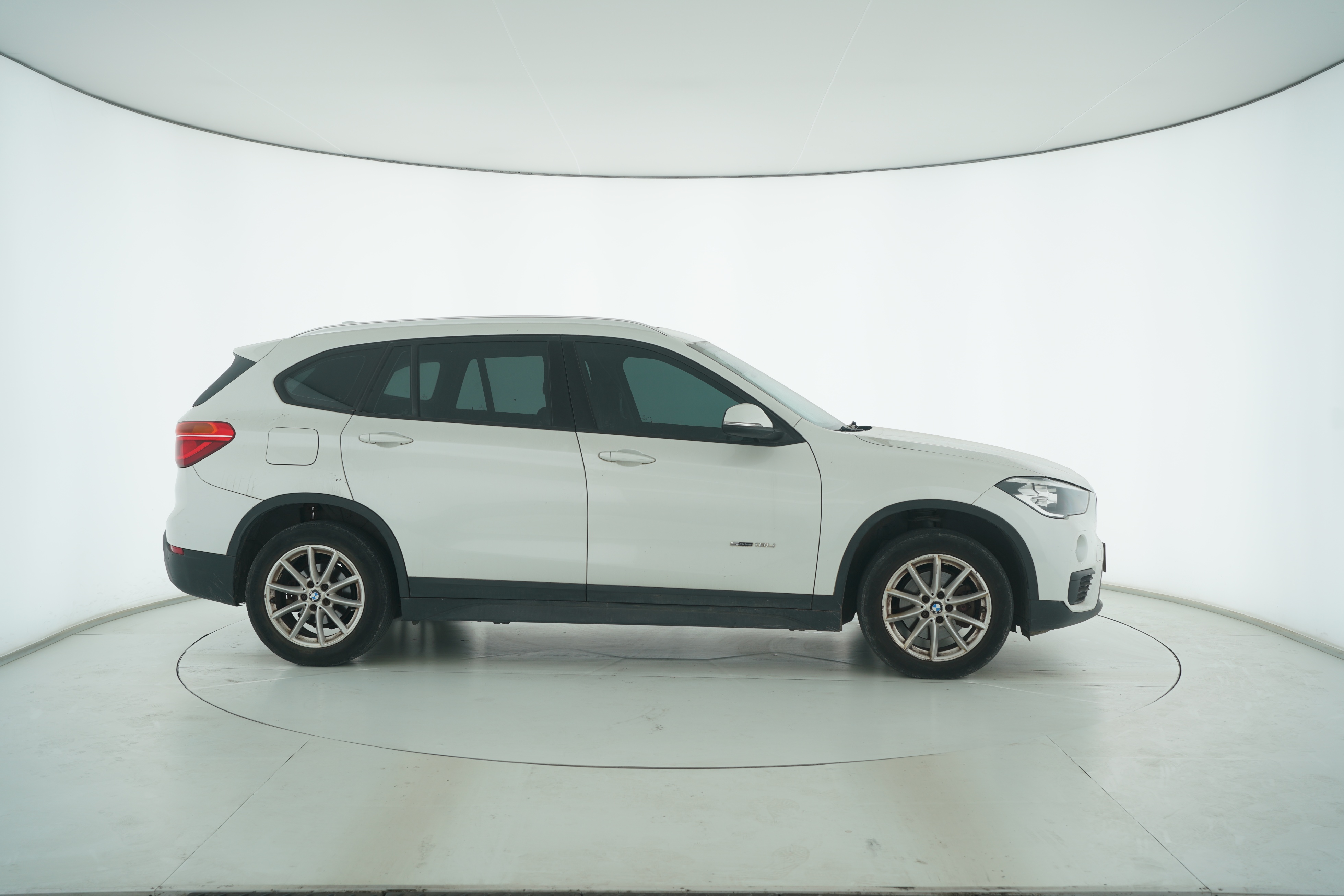 BMW X1 2016 — фото 8