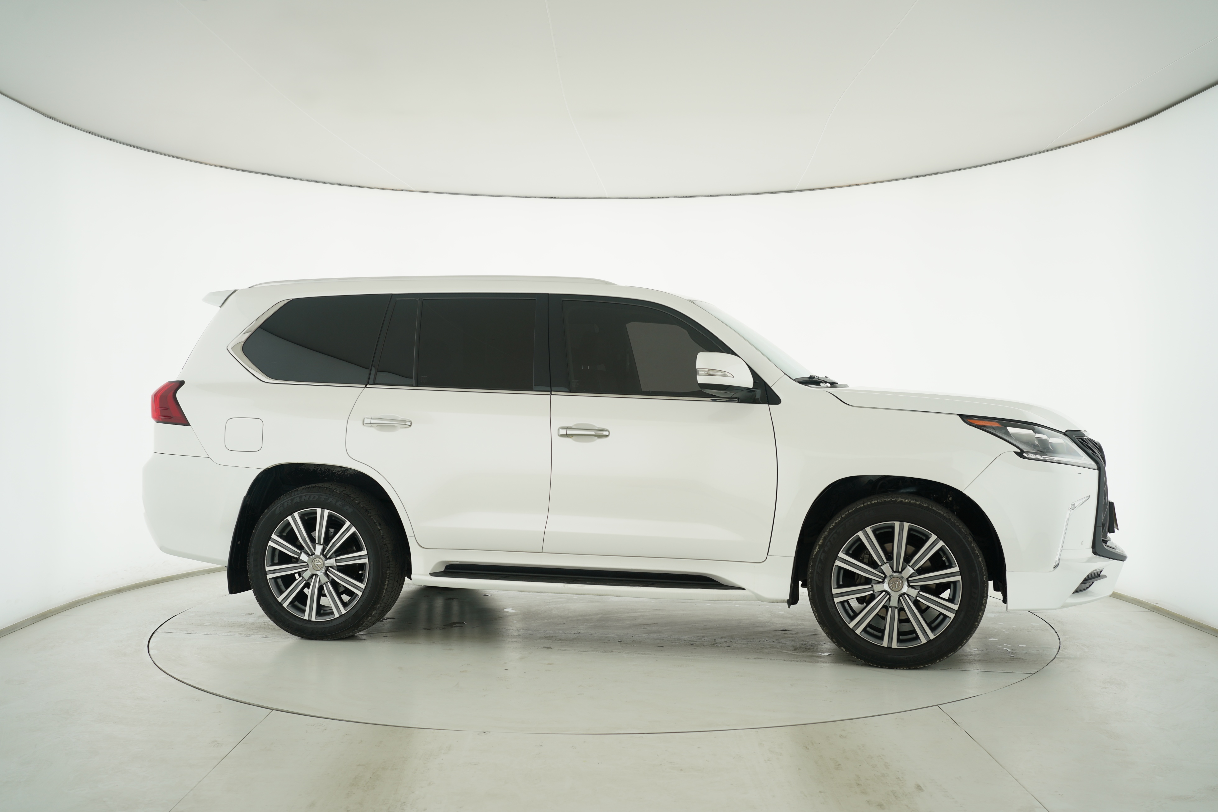 Lexus LX 2016 — фото 8