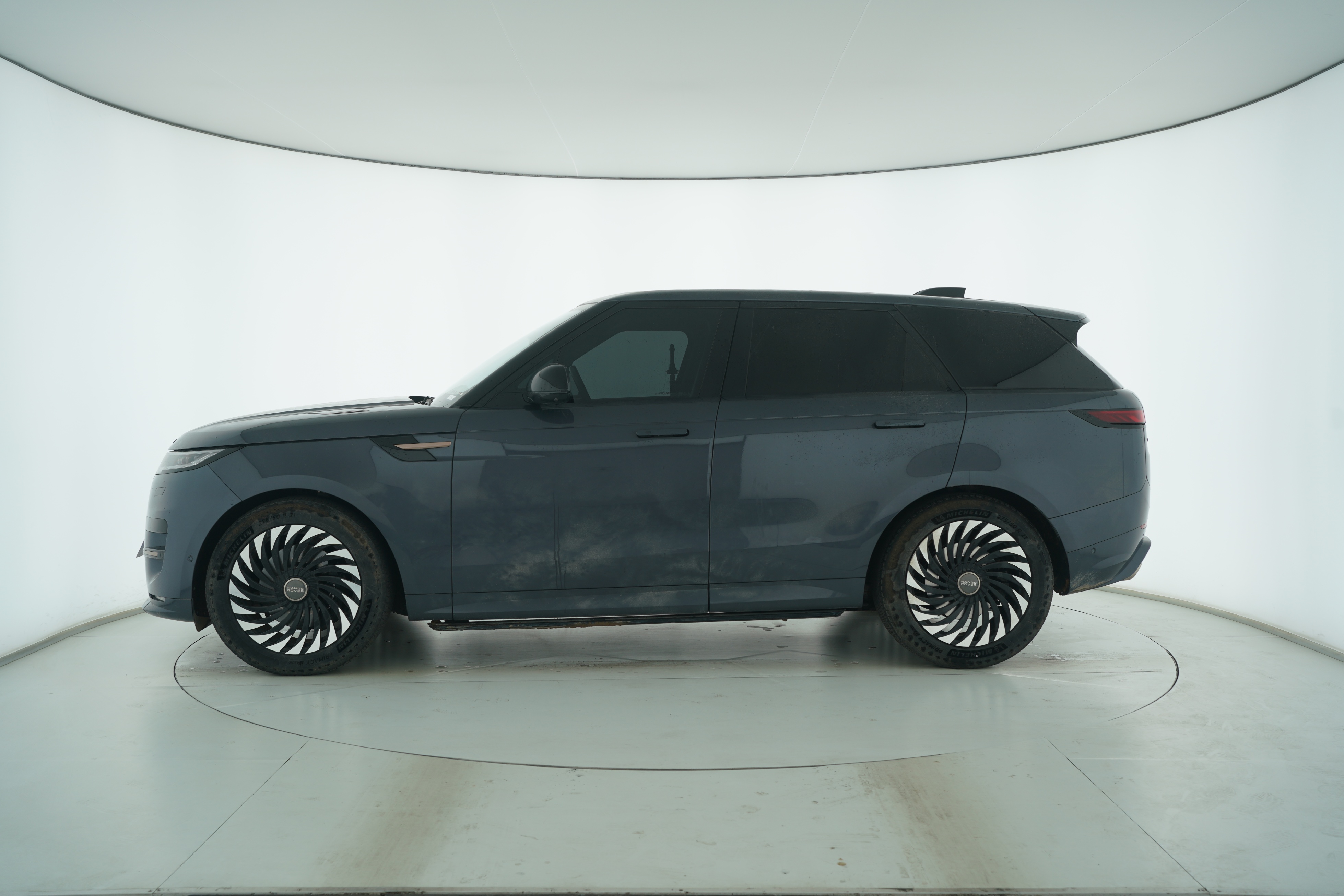 Land Rover Range Rover Sport 2023 — фото 7