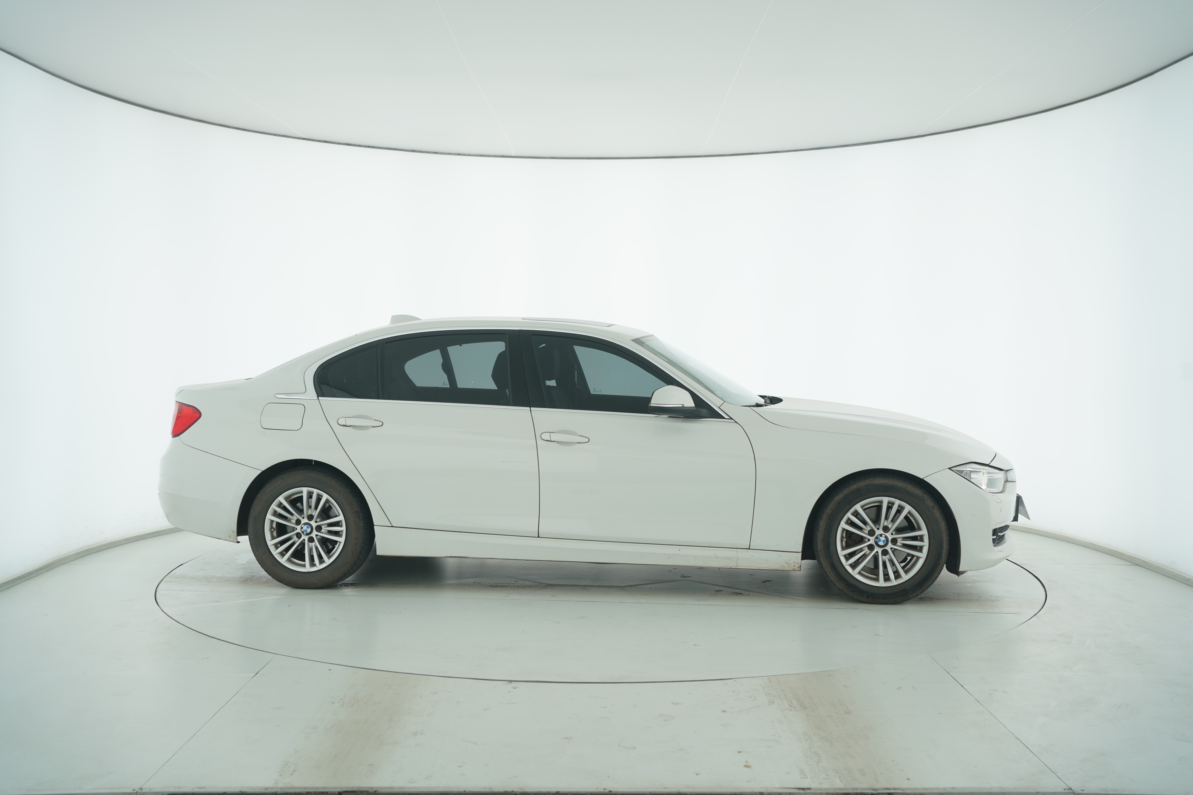 BMW 3 Series 2015 — фото 8