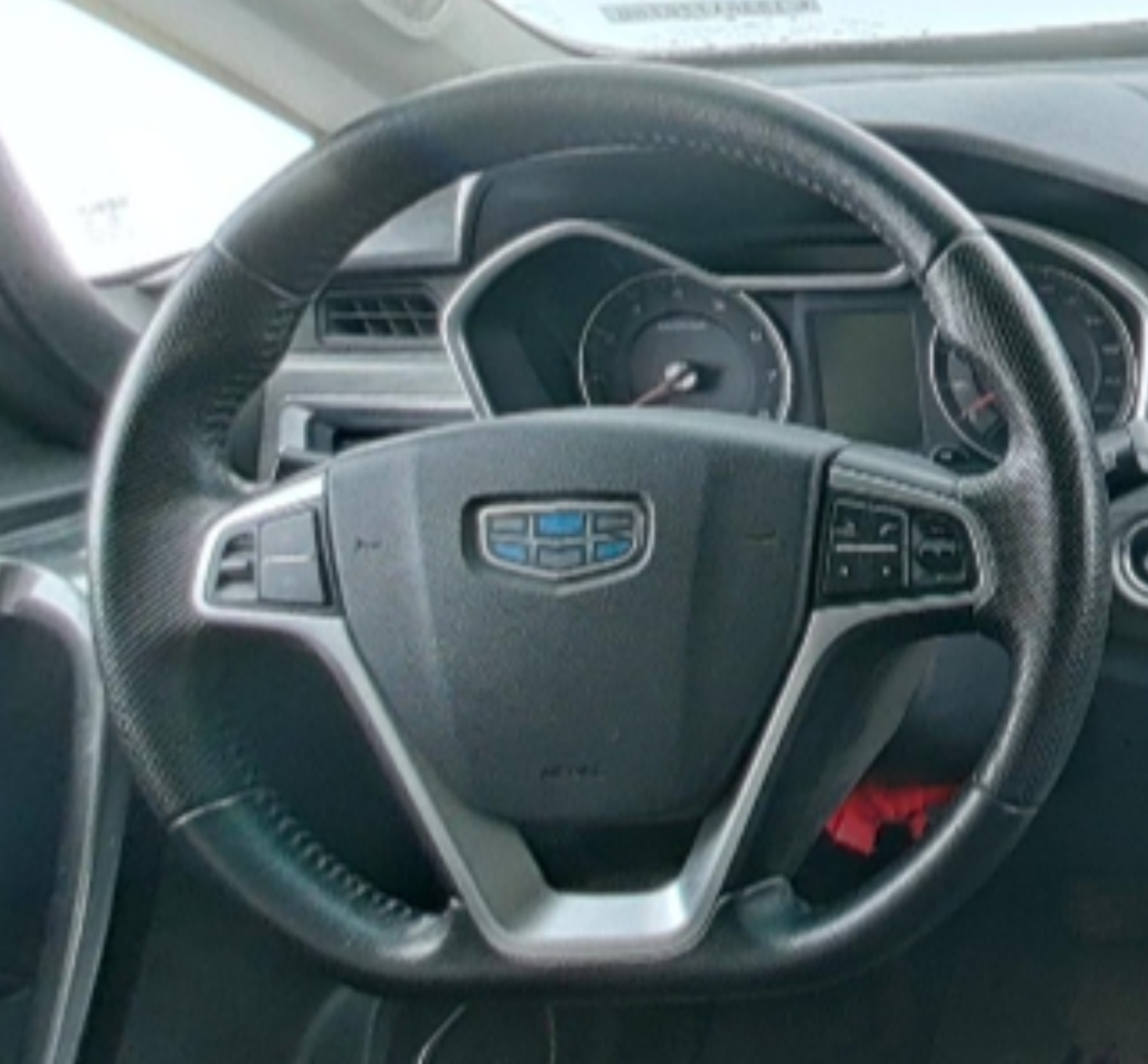 Geely Vision X3 2017 — фото 10