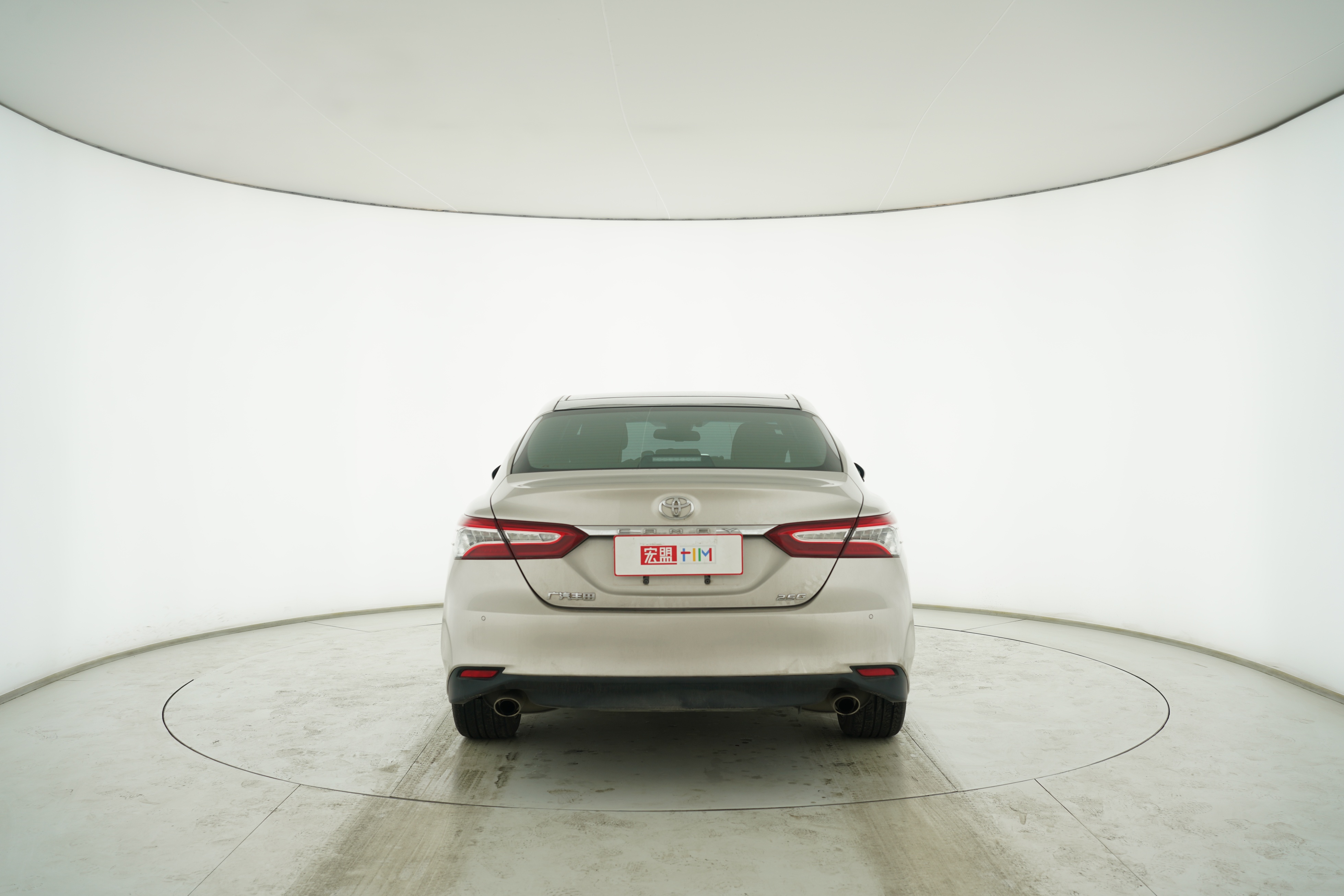 Toyota Camry 2019 — фото 6