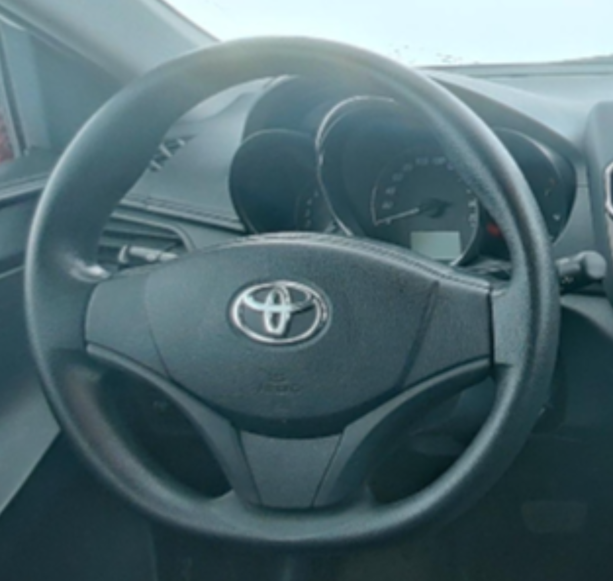 Toyota YARiS L 2020 — фото 10