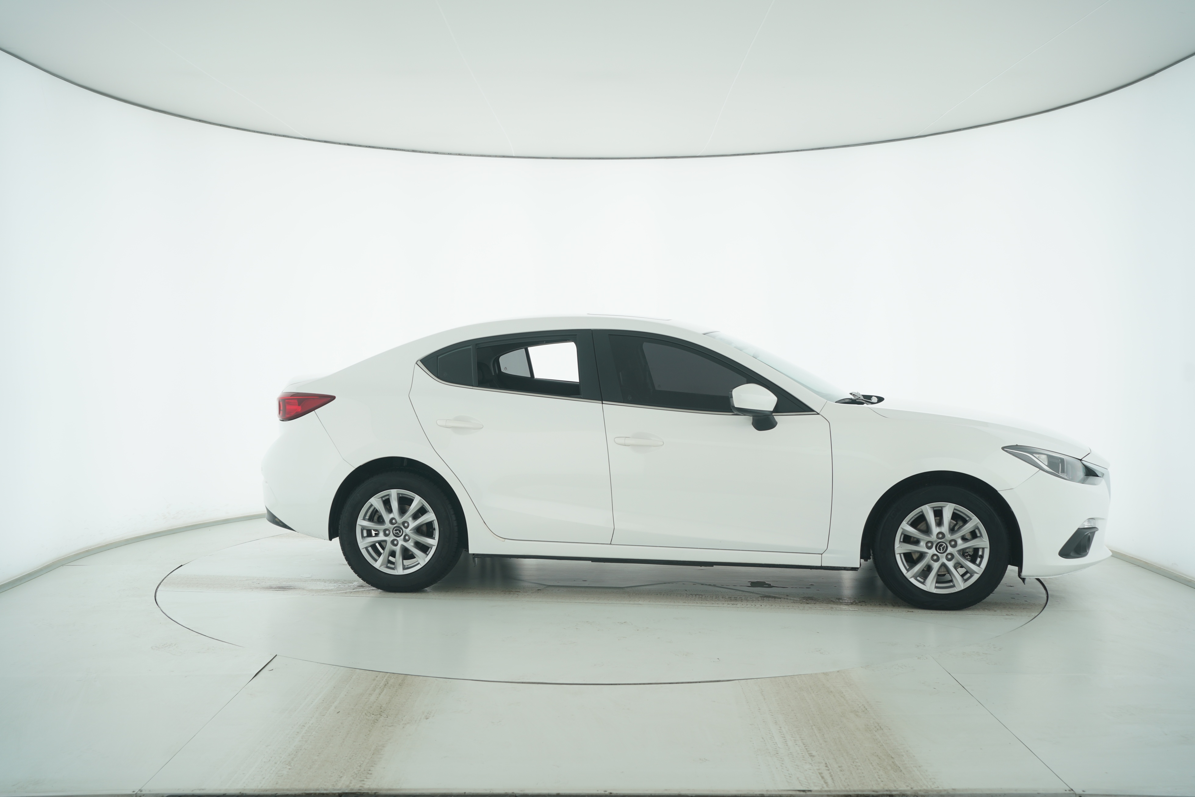 Mazda 3 Axela 2016 — фото 8