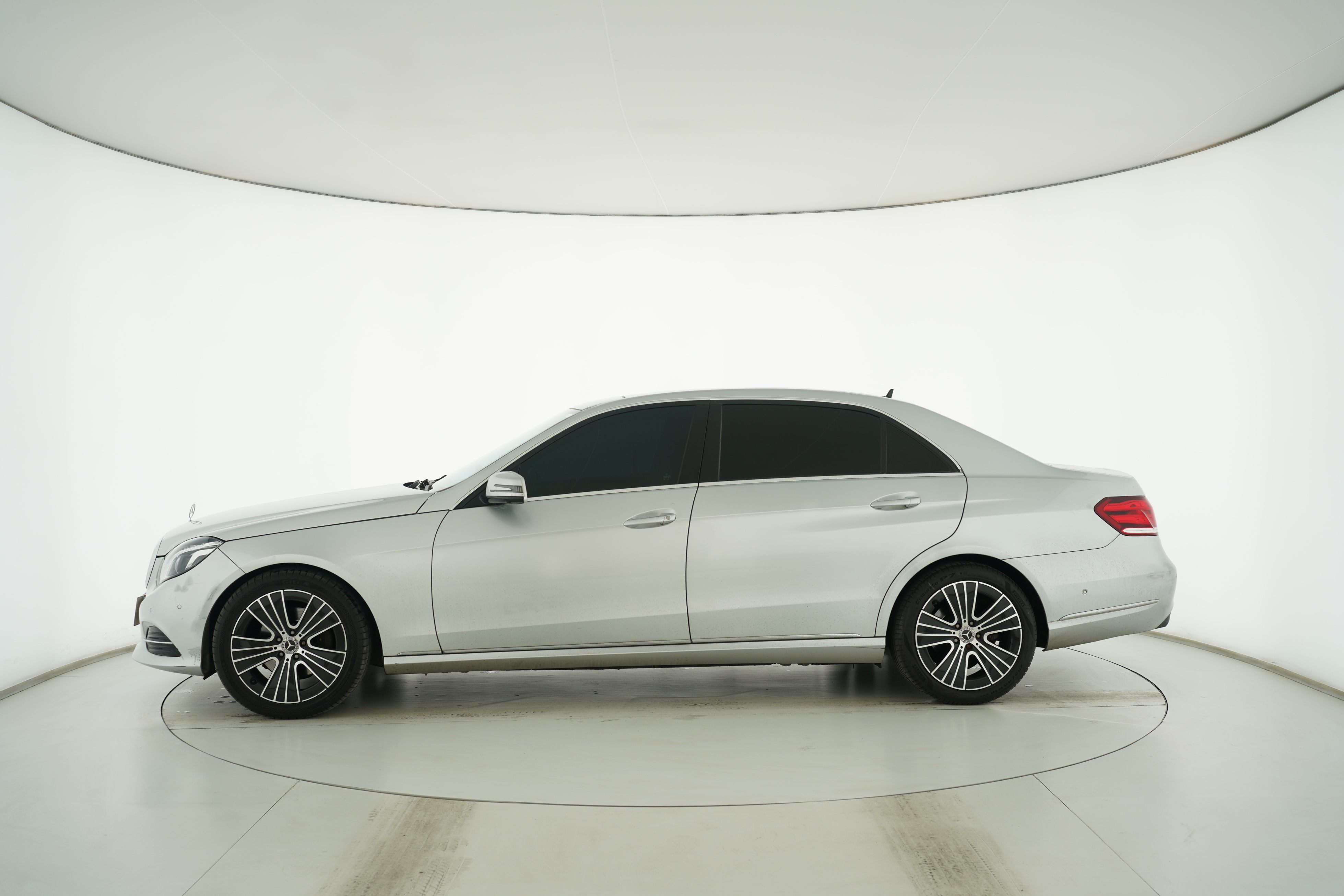 Mercedes Benz E-Class 2015 — фото 7