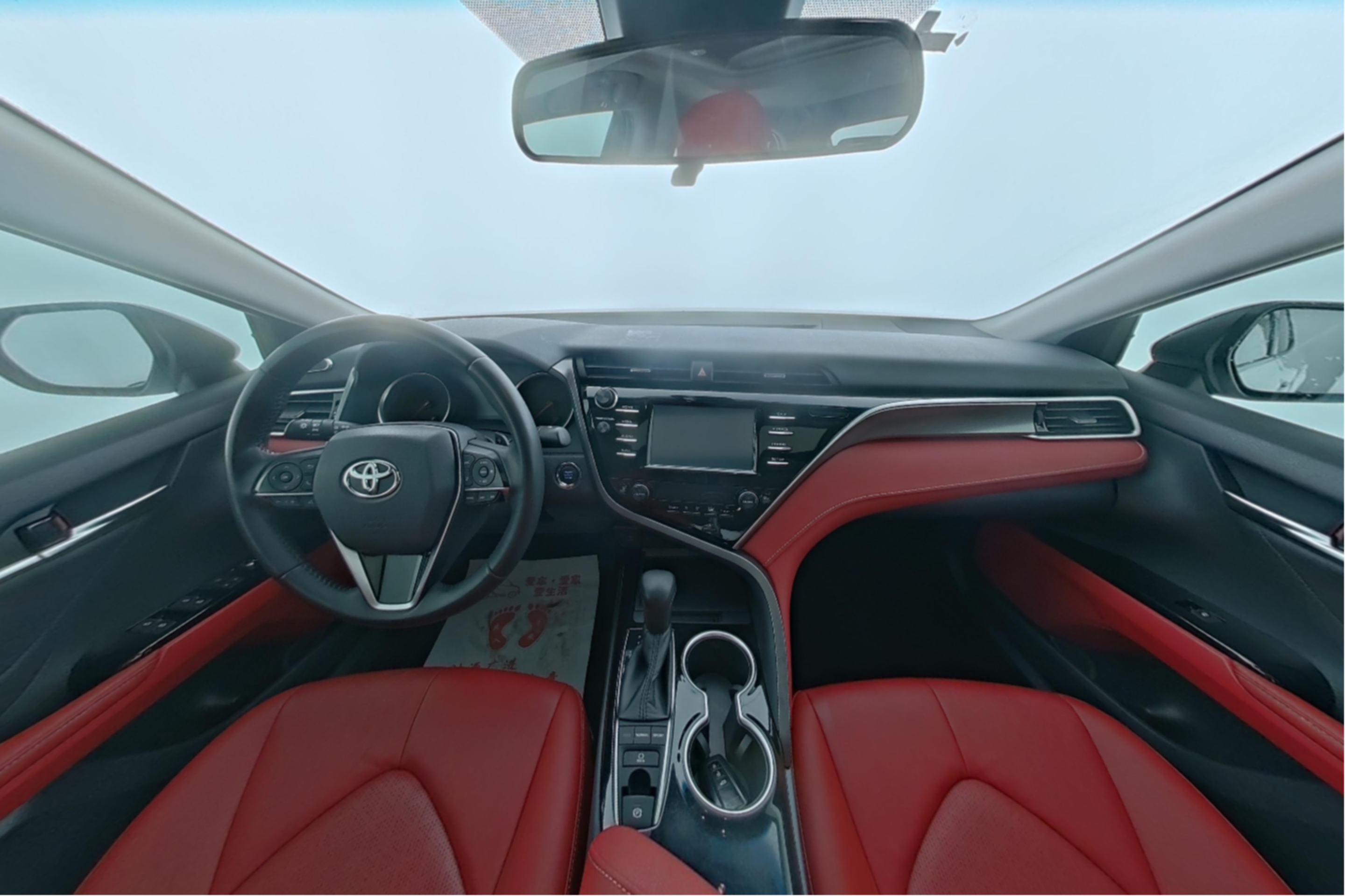Toyota Camry 2018 — фото 9