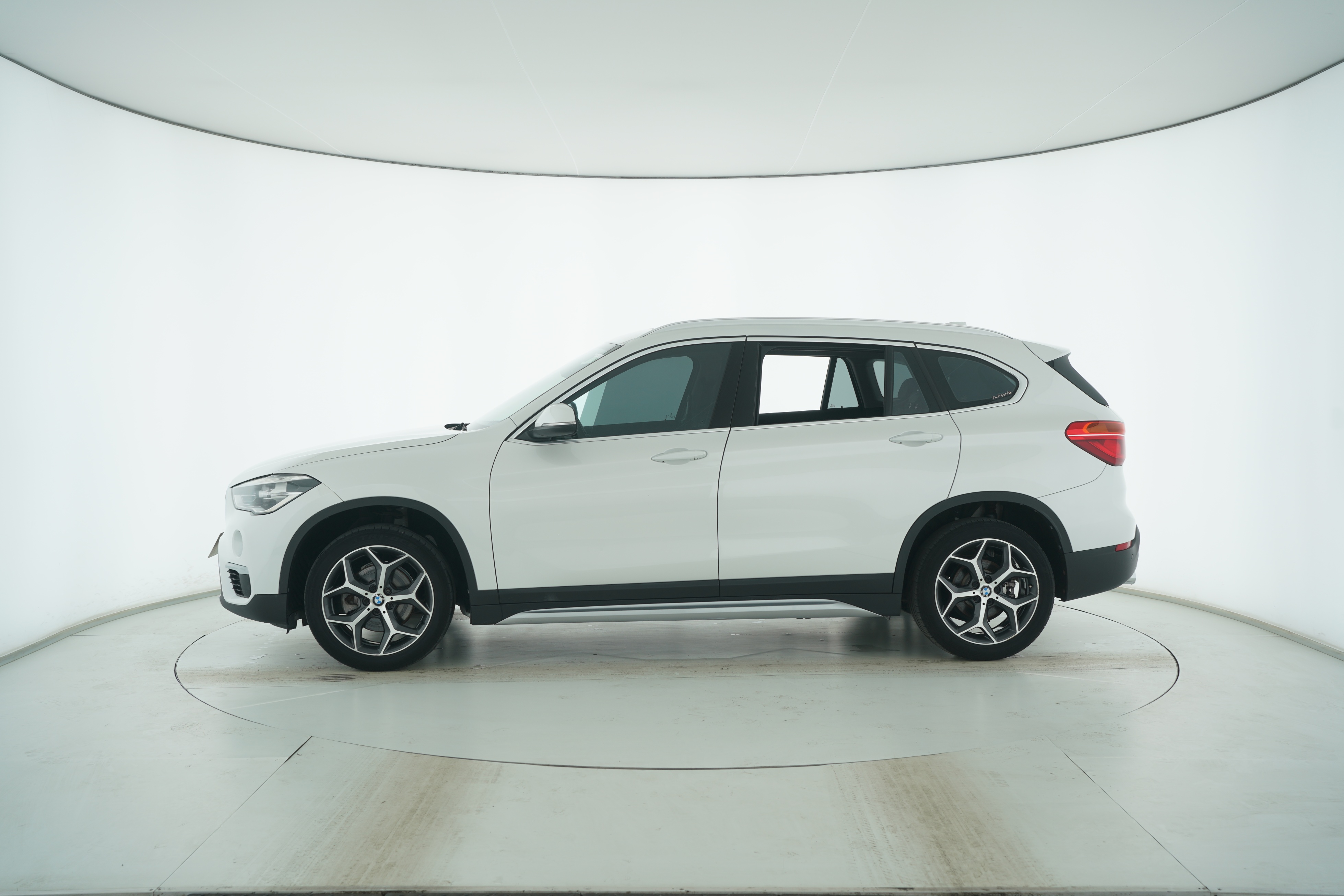 BMW X1 2018 — фото 7