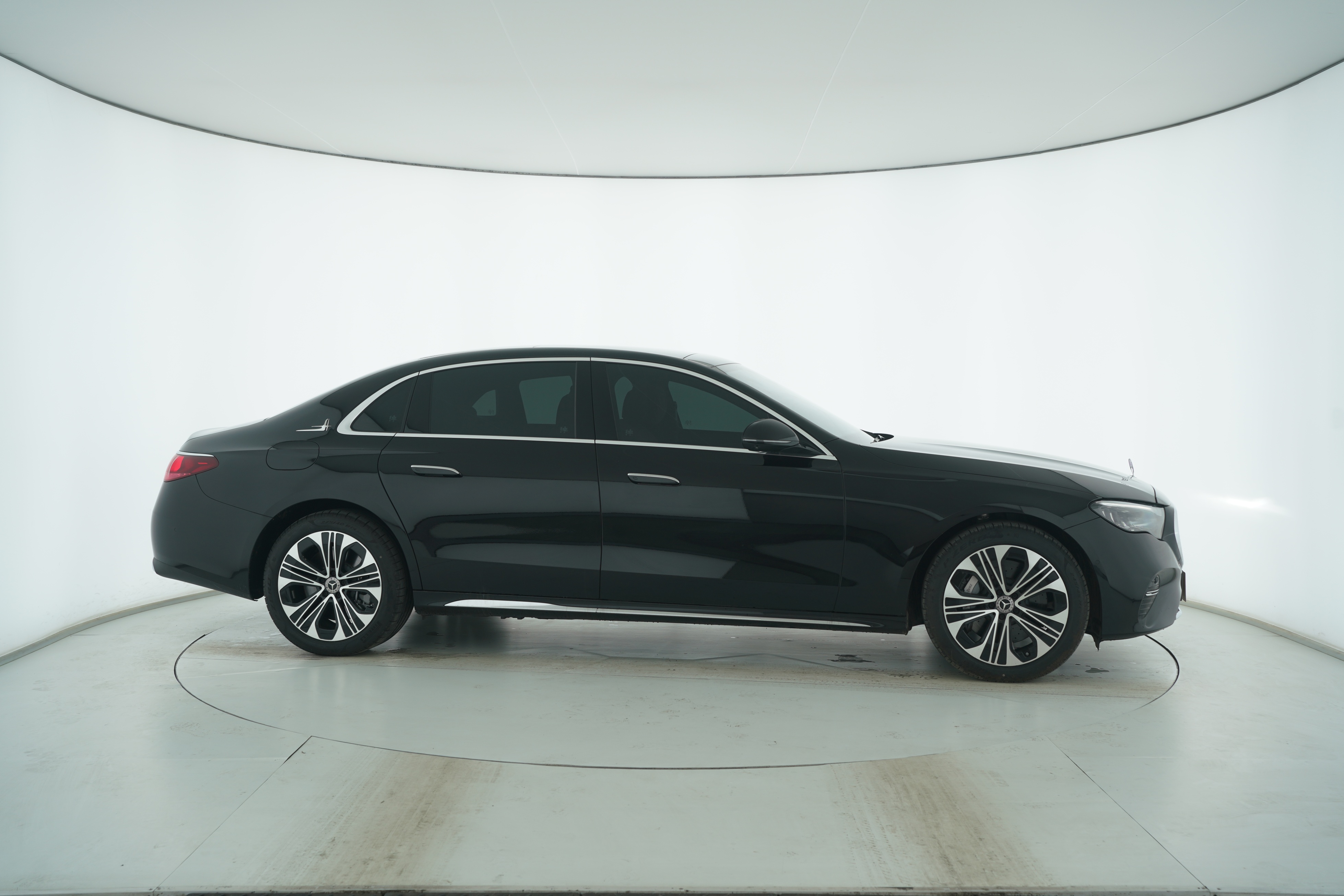 Mercedes Benz Mercedes-benz E-Class Plug-in Hybrid 2024 — фото 8