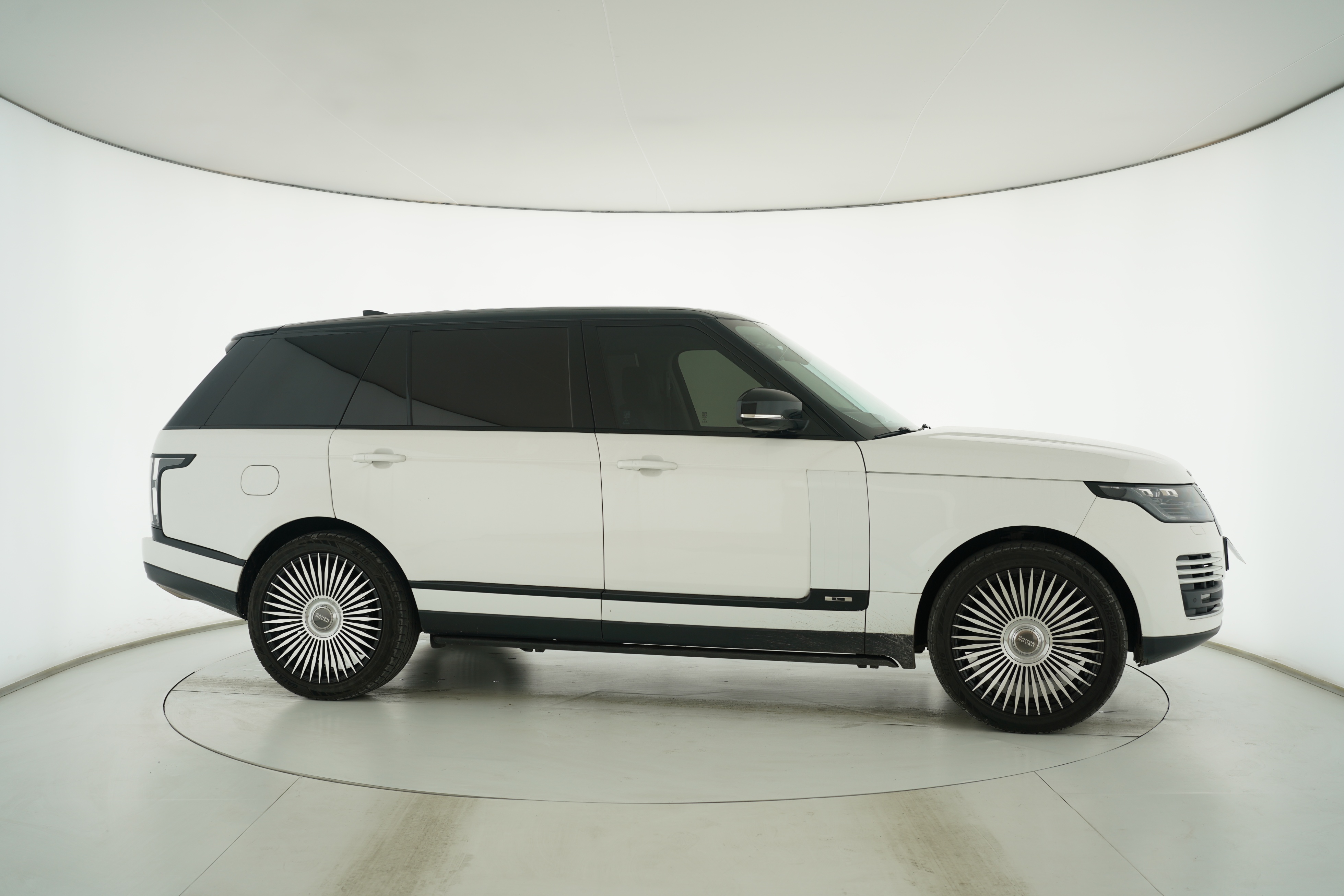 Land Rover Range Rover 2018 — фото 8