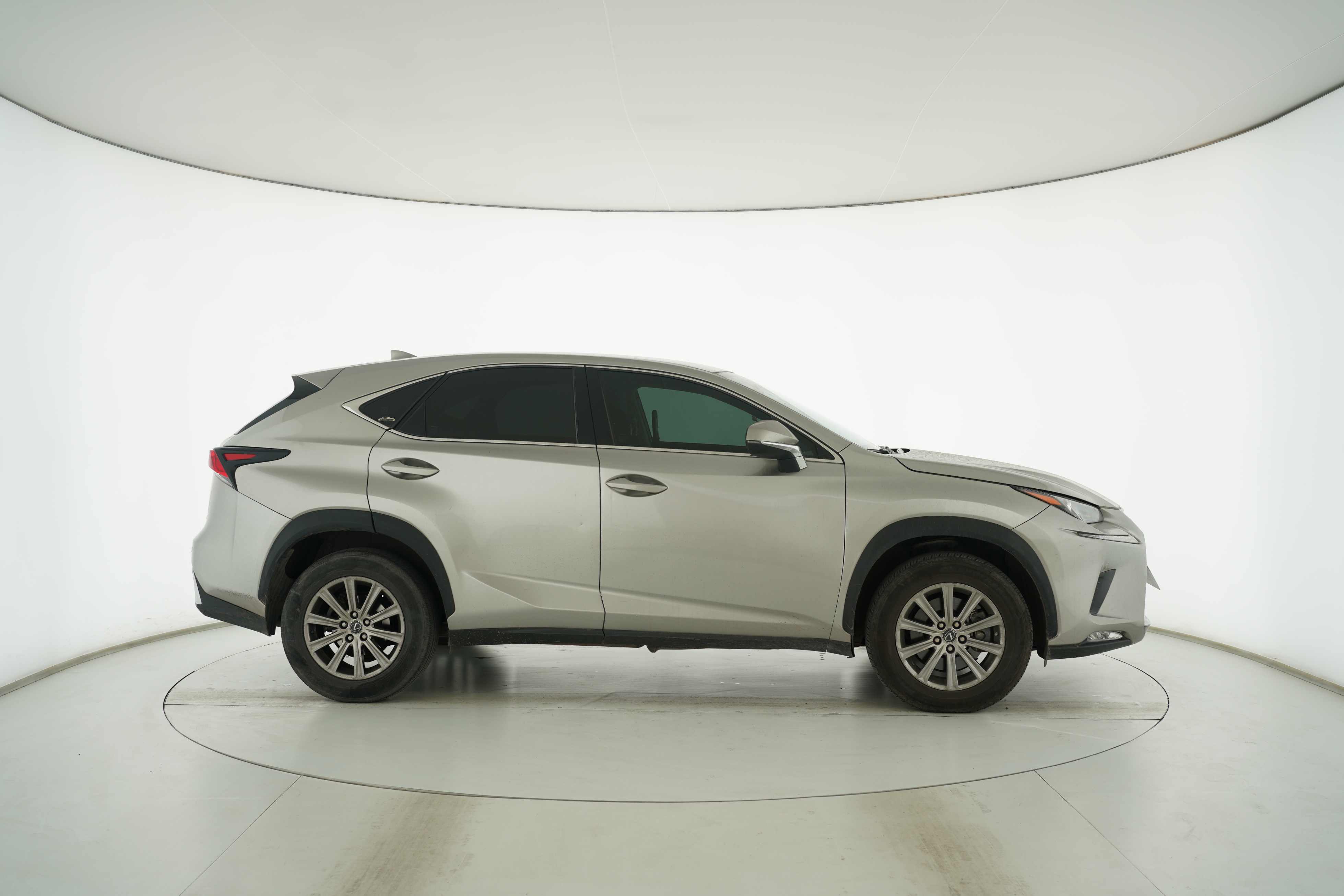 Lexus NX 2020 — фото 8