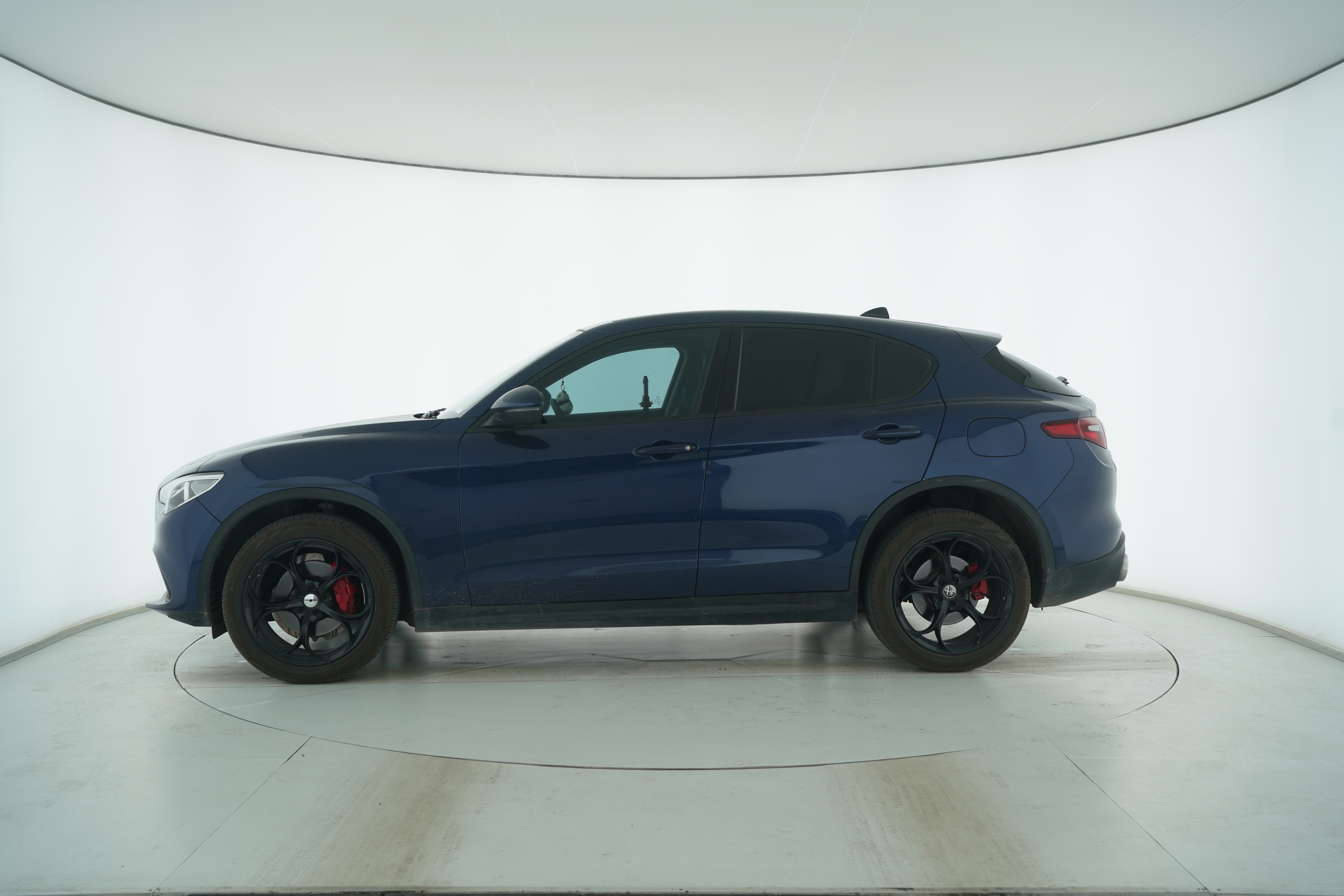 Alfa Romeo Stelvio Stanvio 2023 — фото 7