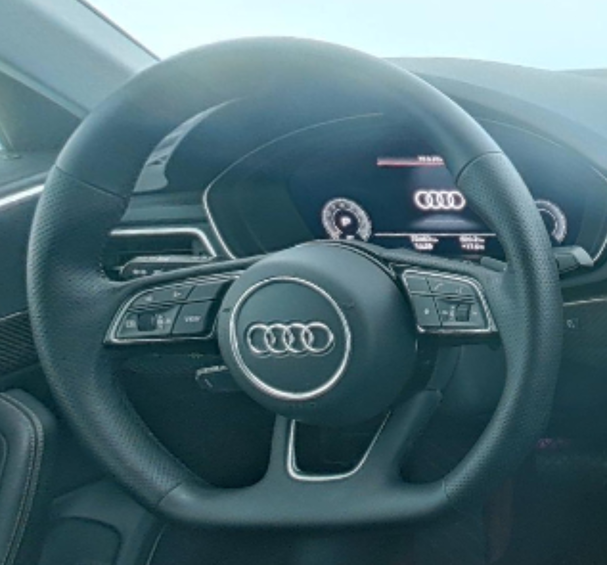 Audi A4L 2022 — фото 10