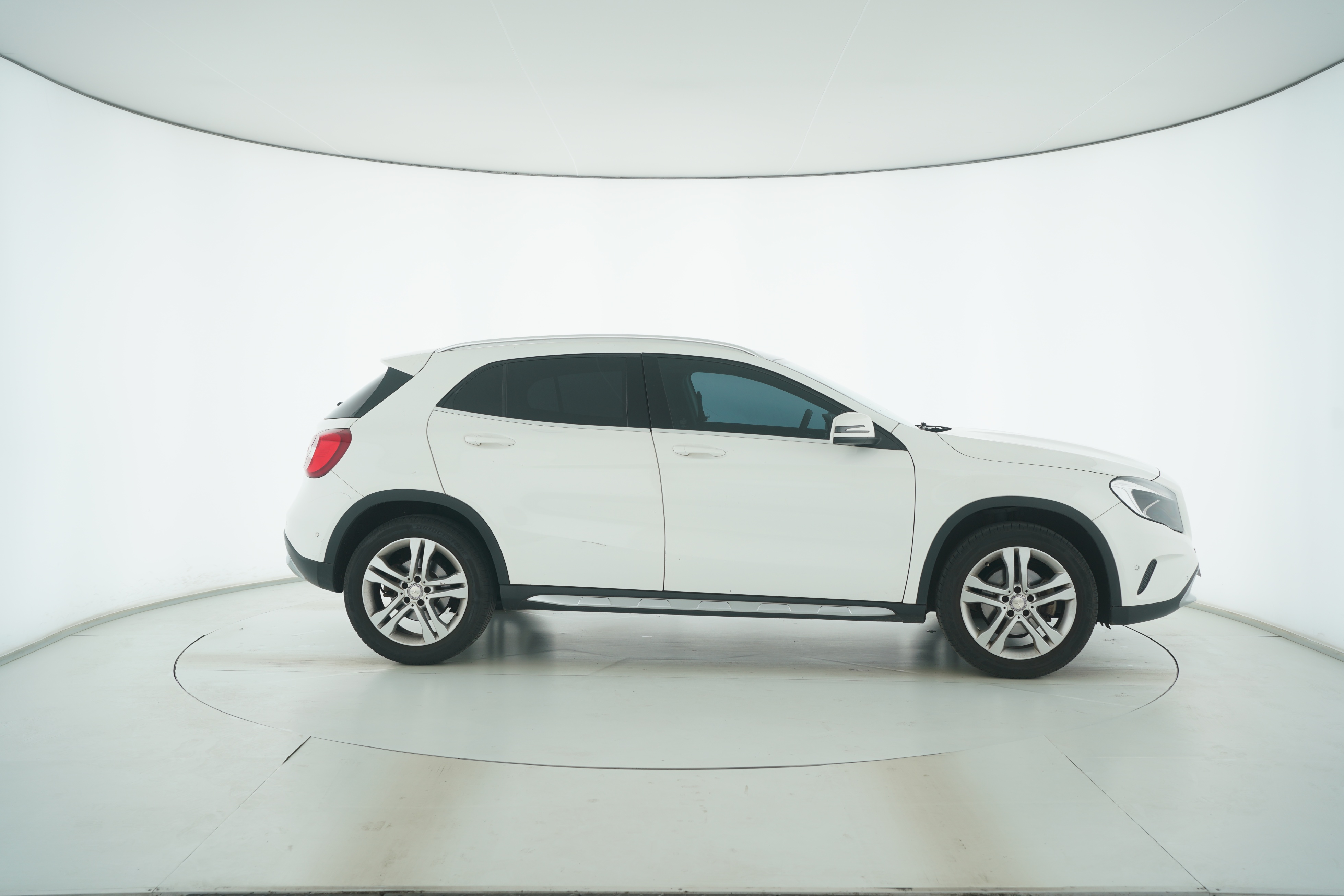 Mercedes Benz GLA 2016 — фото 8