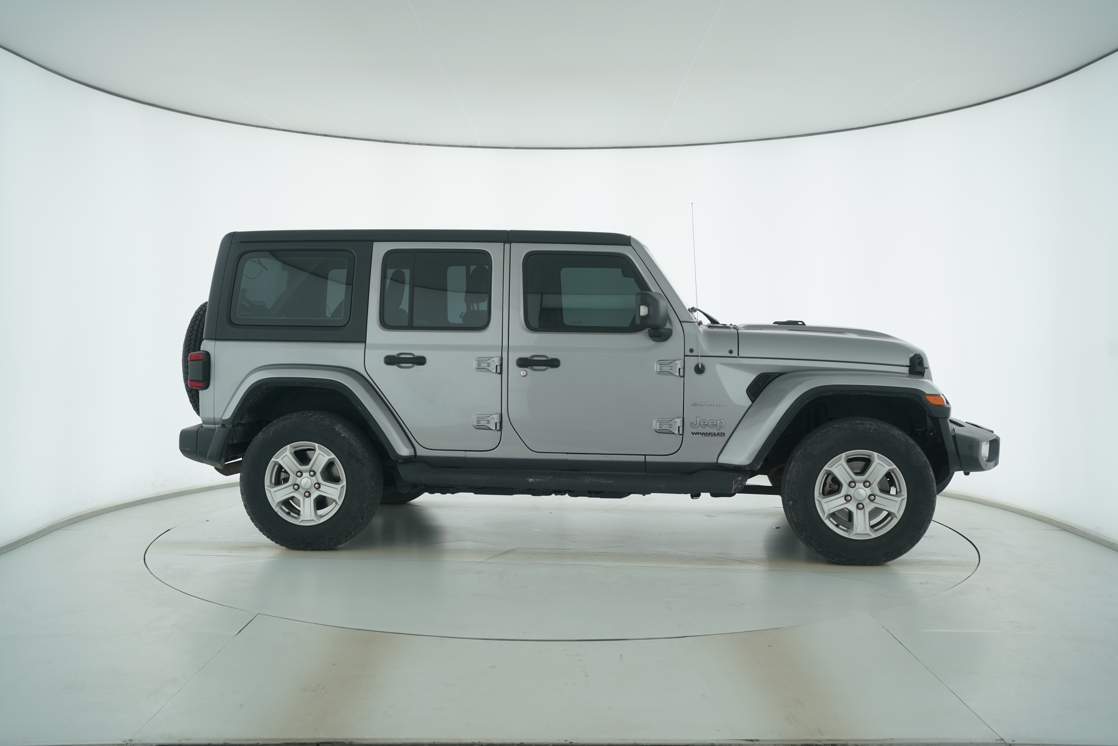 Jeep Wrangler 2019 — фото 8