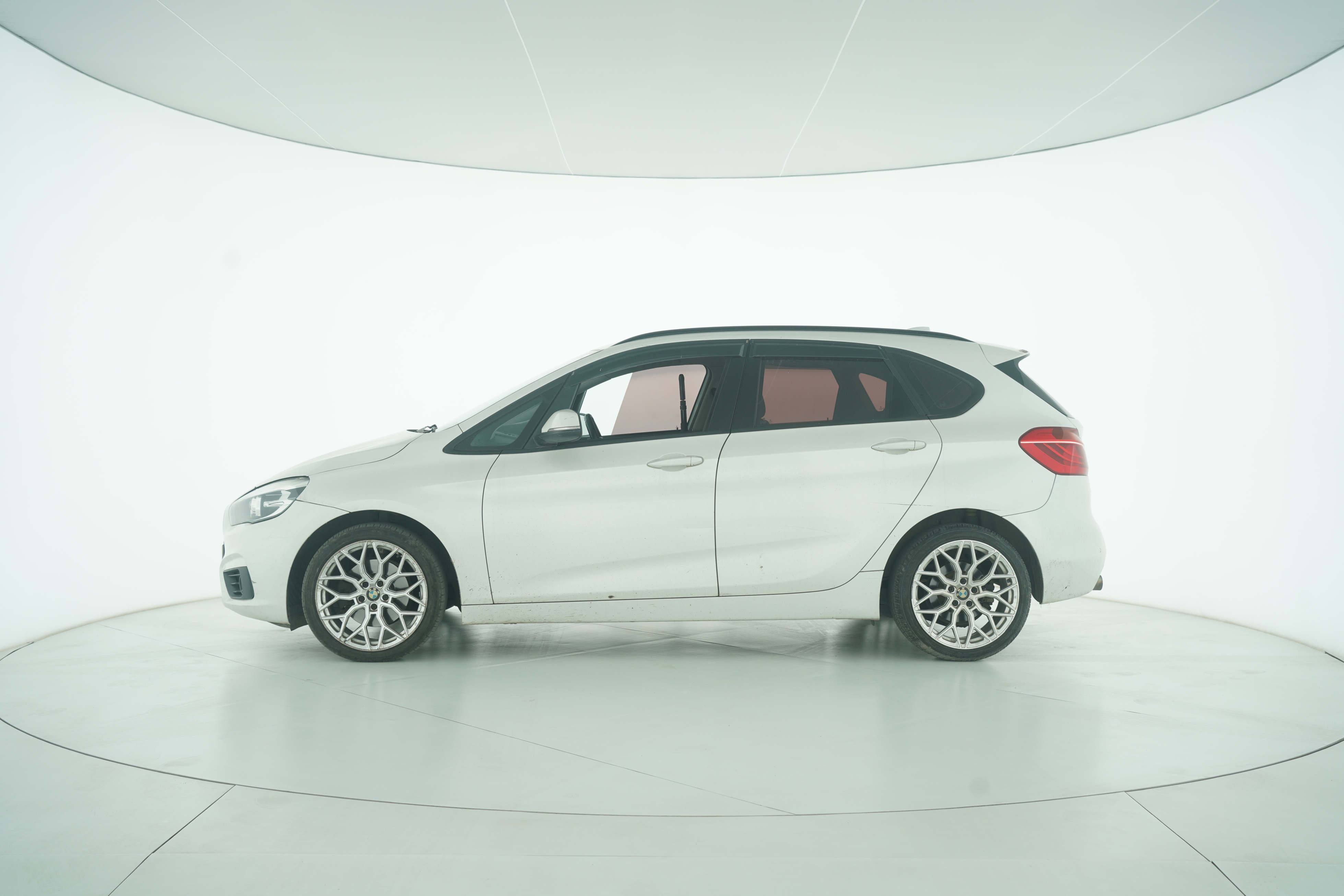 BMW 2 Series Tourer 2016 — фото 7