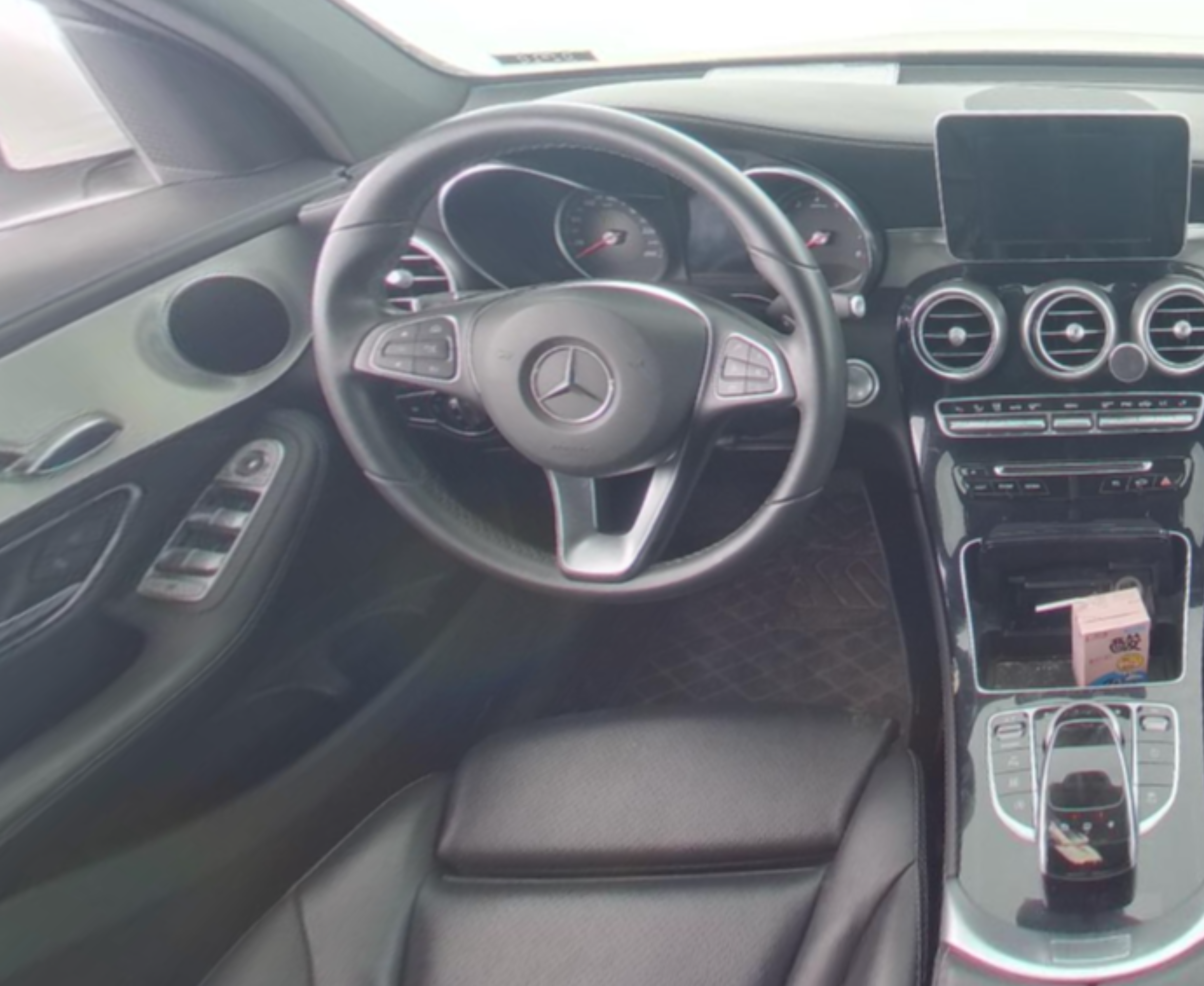 Mercedes Benz GLC 2016 — фото 10