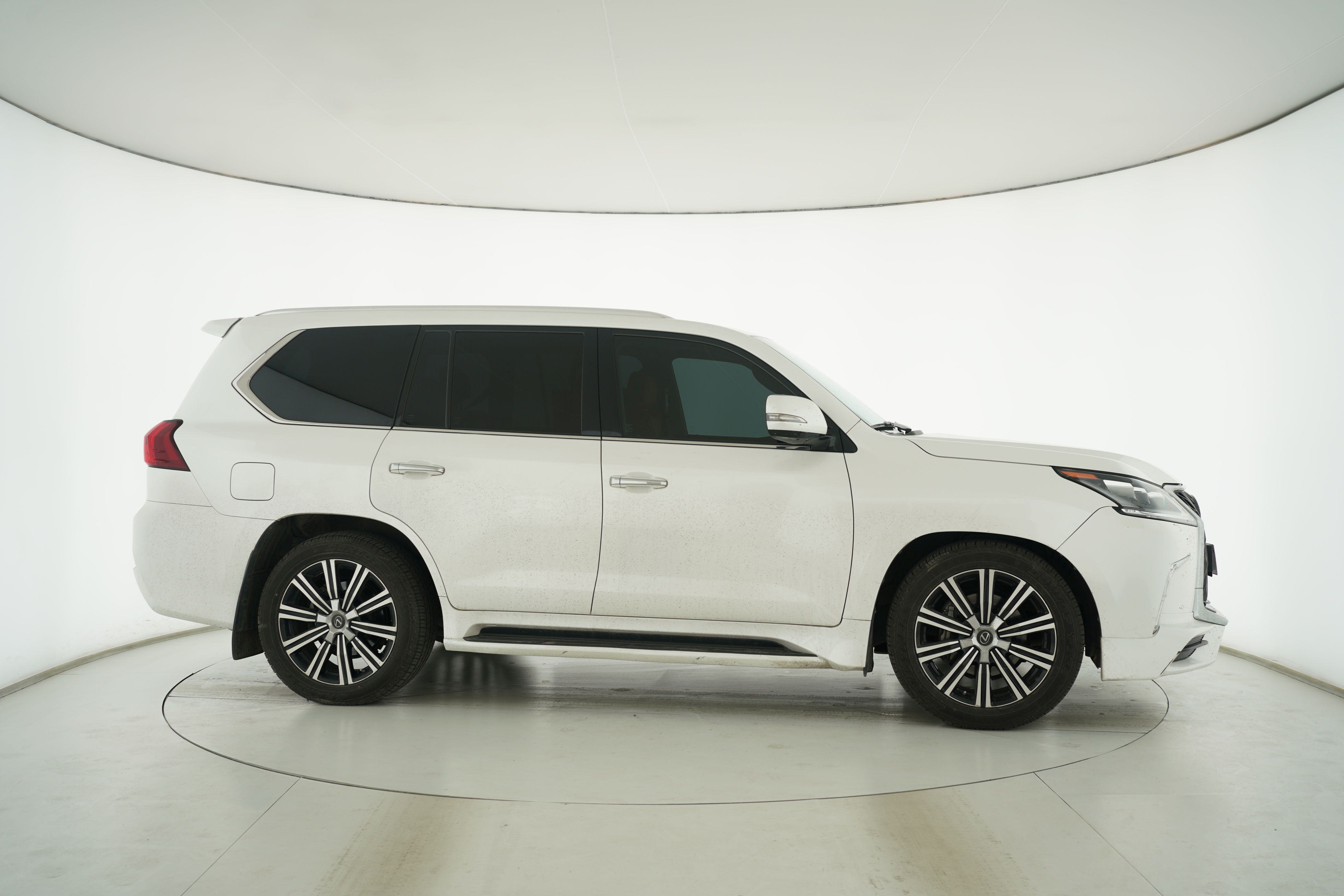 Lexus LX 2019 — фото 8