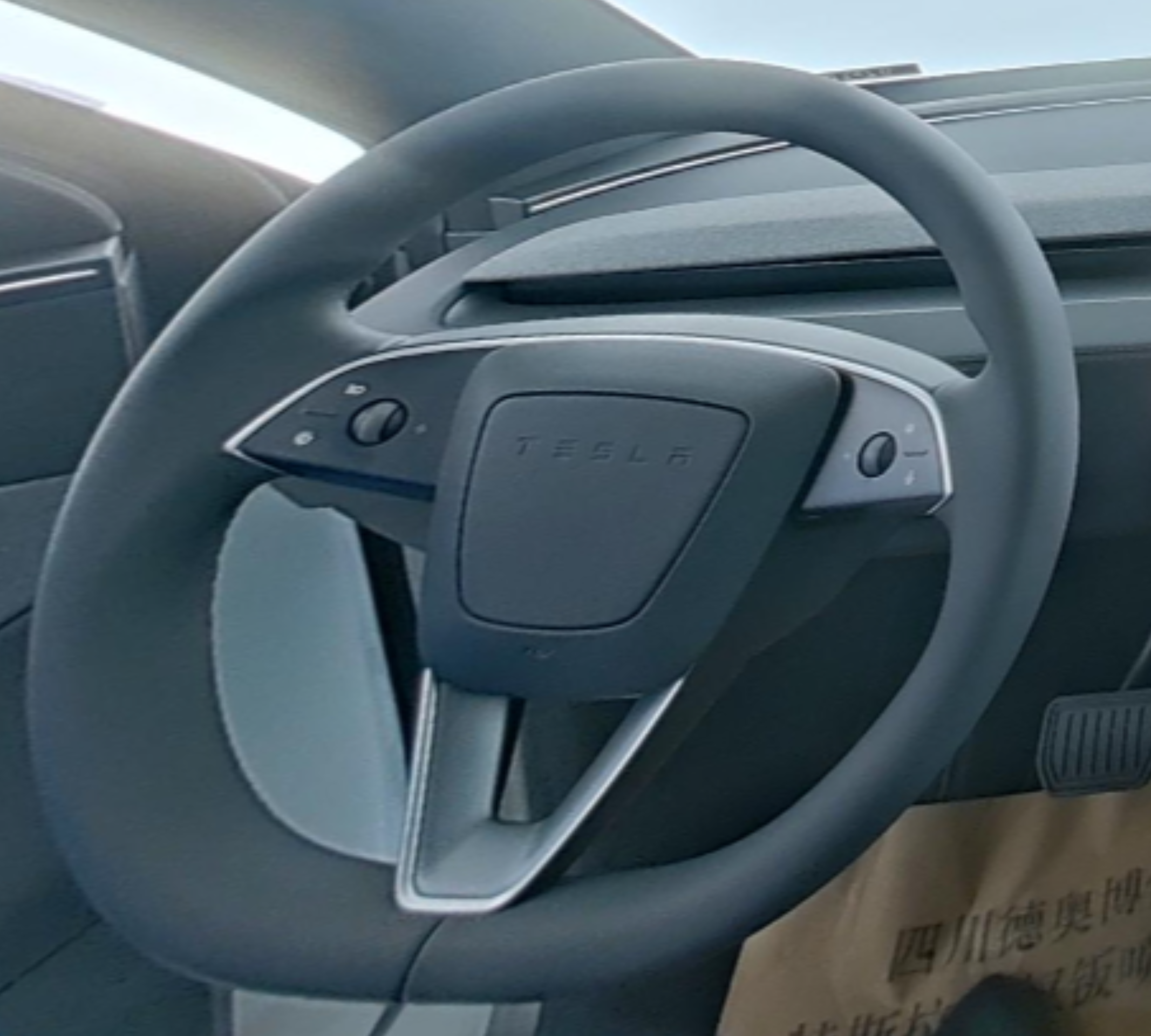 Tesla Model Y 2025 — фото 10