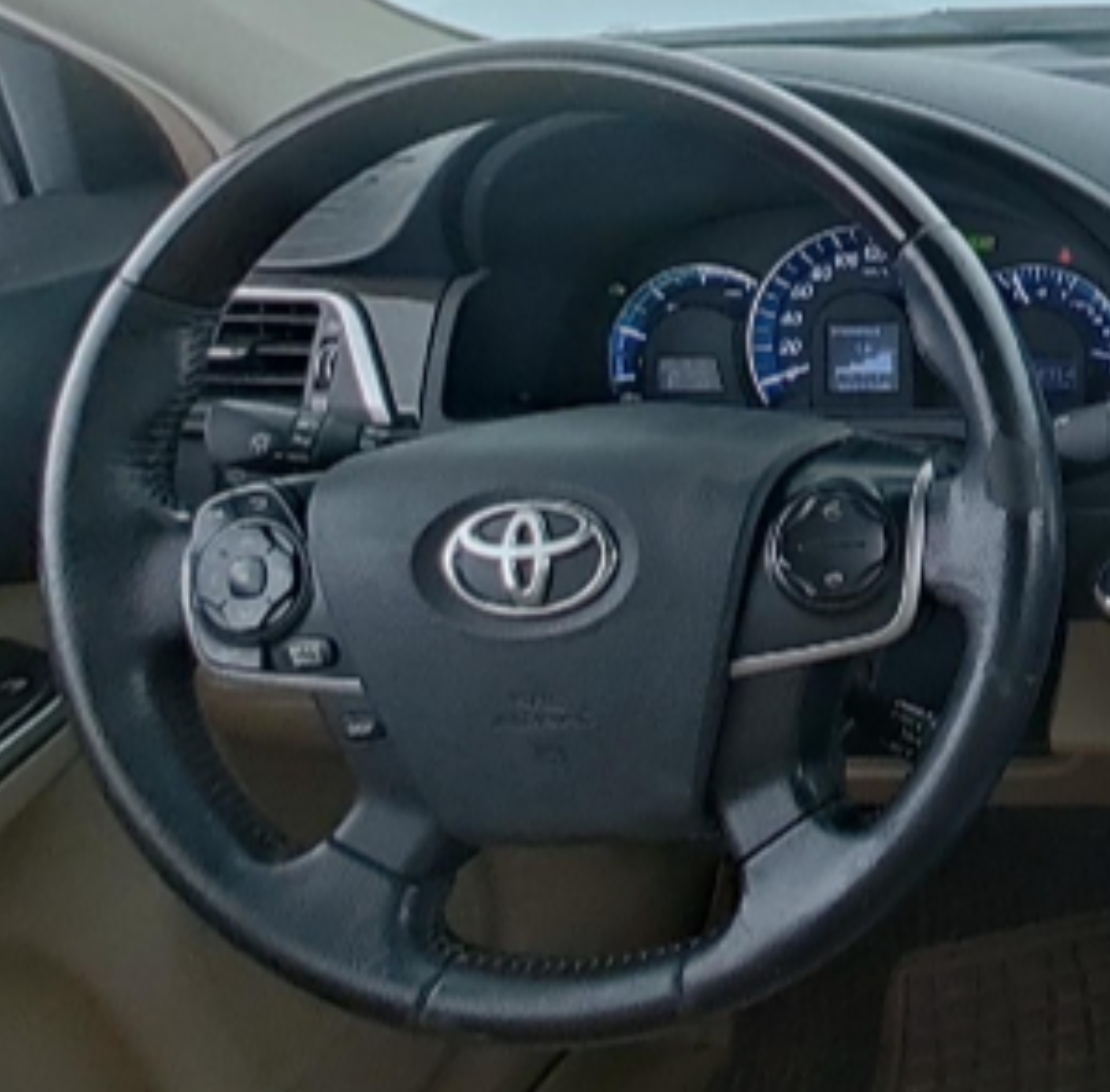 Toyota Camry 2012 — фото 10