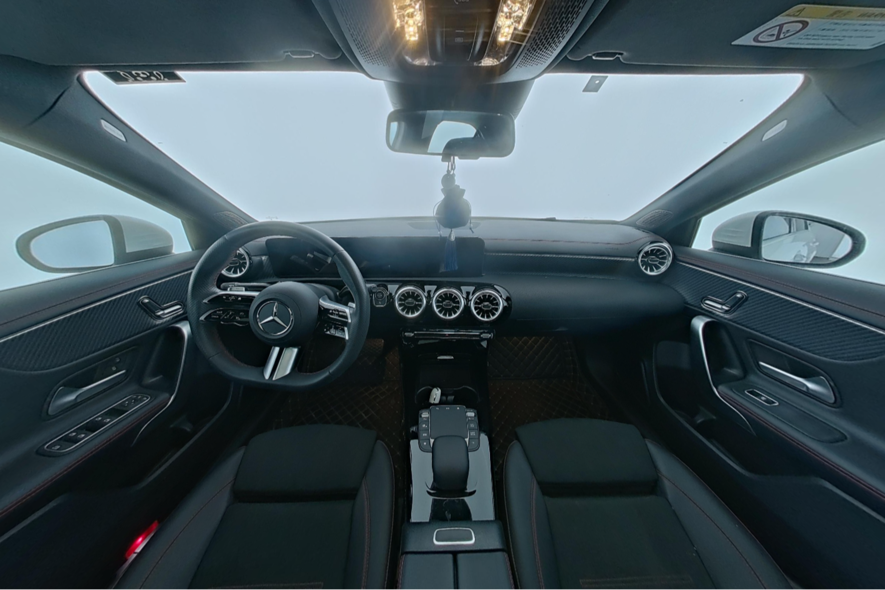 Mercedes Benz A-Class 2023 — фото 9