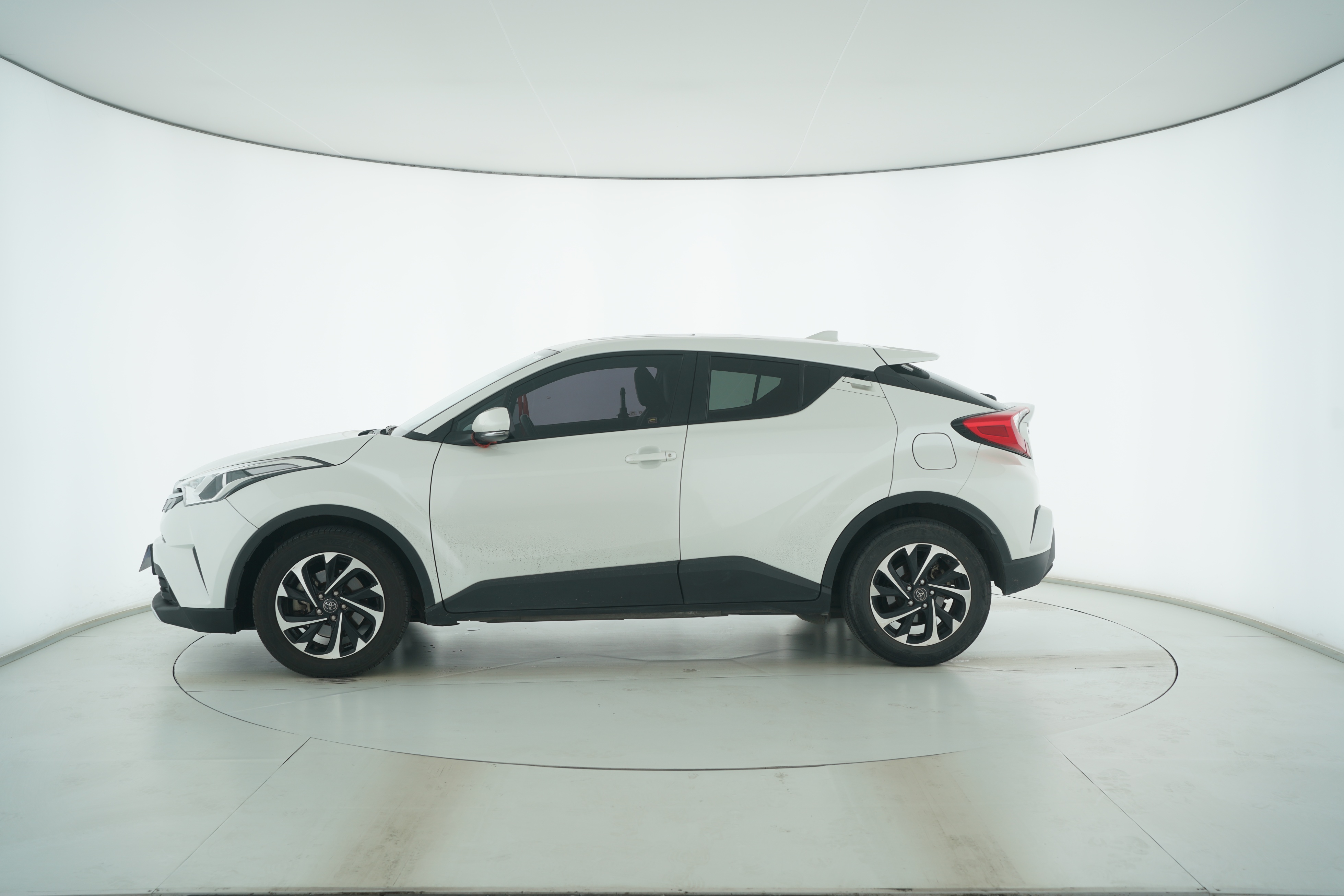 Toyota Yize 2018 — фото 7