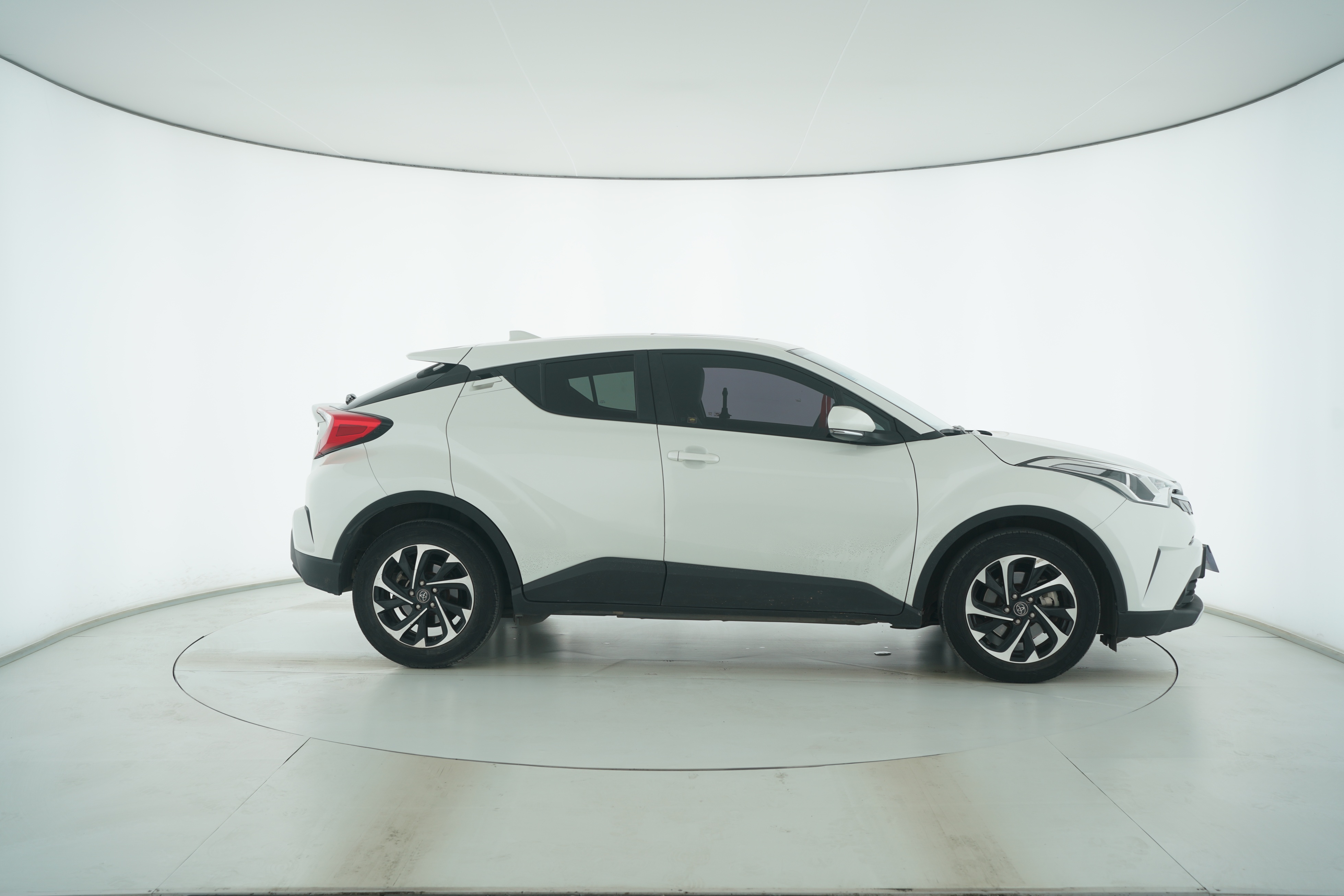 Toyota Yize 2018 — фото 8