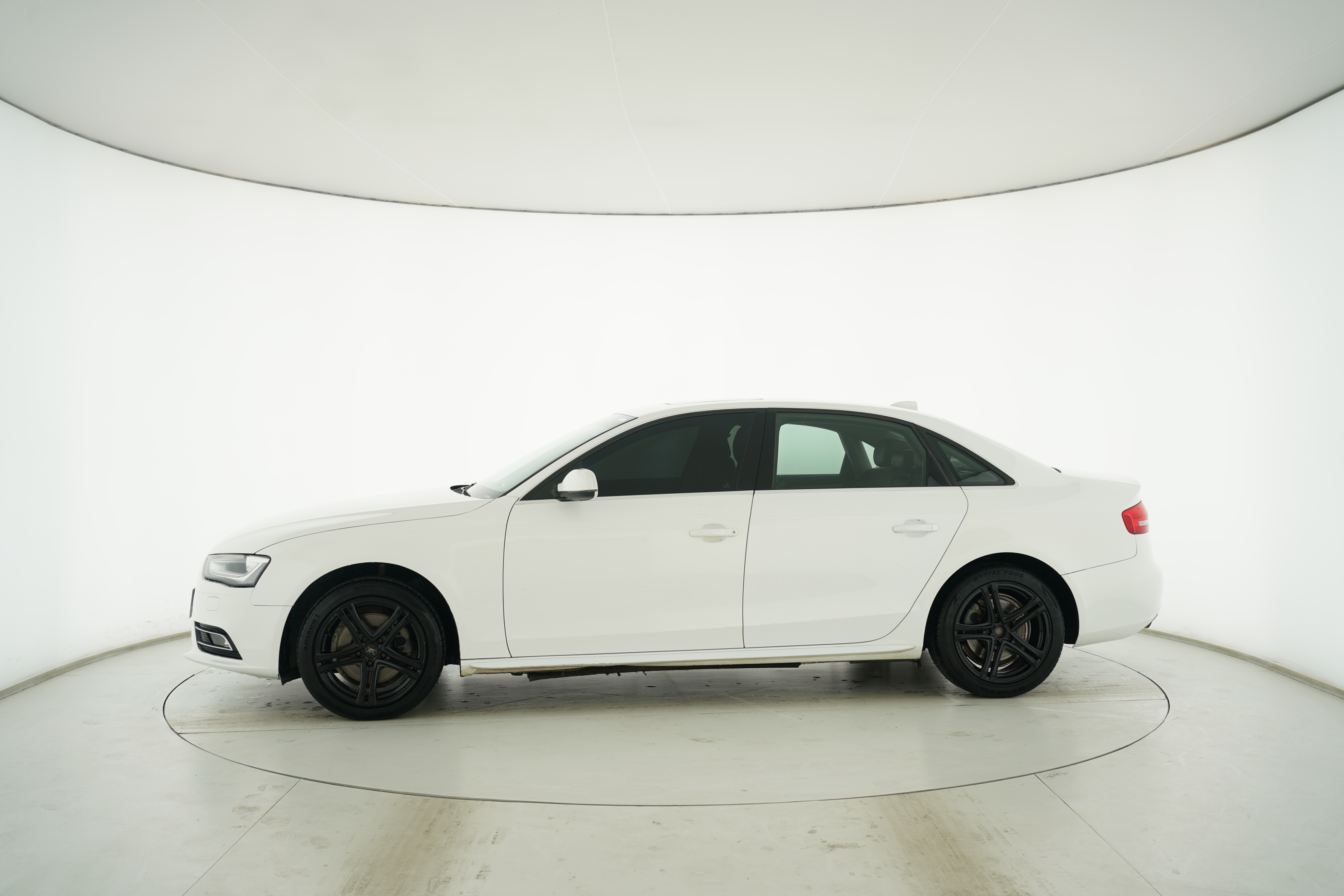 Audi A4L 2015 — фото 7