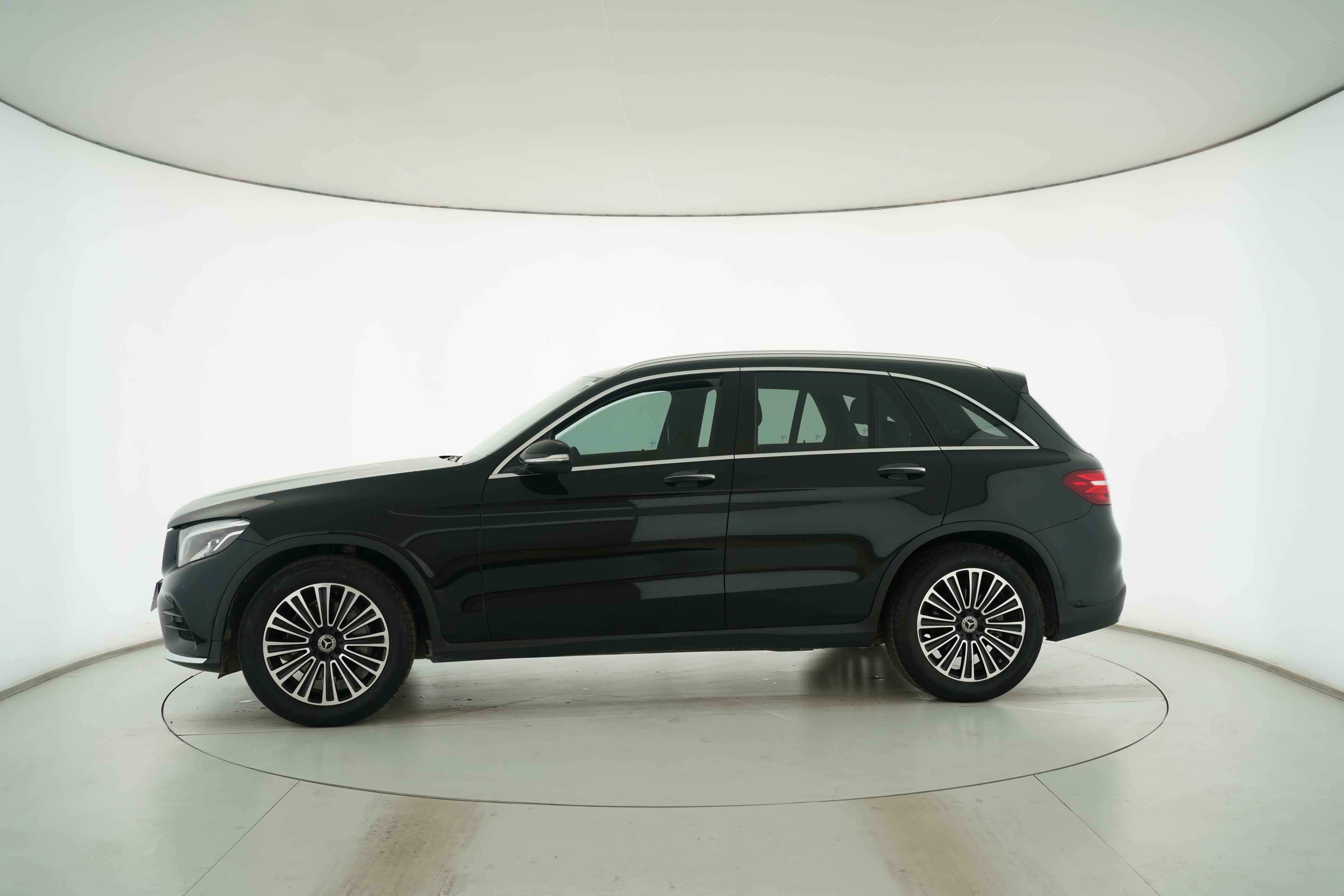 Mercedes Benz GLC 2018 — фото 7