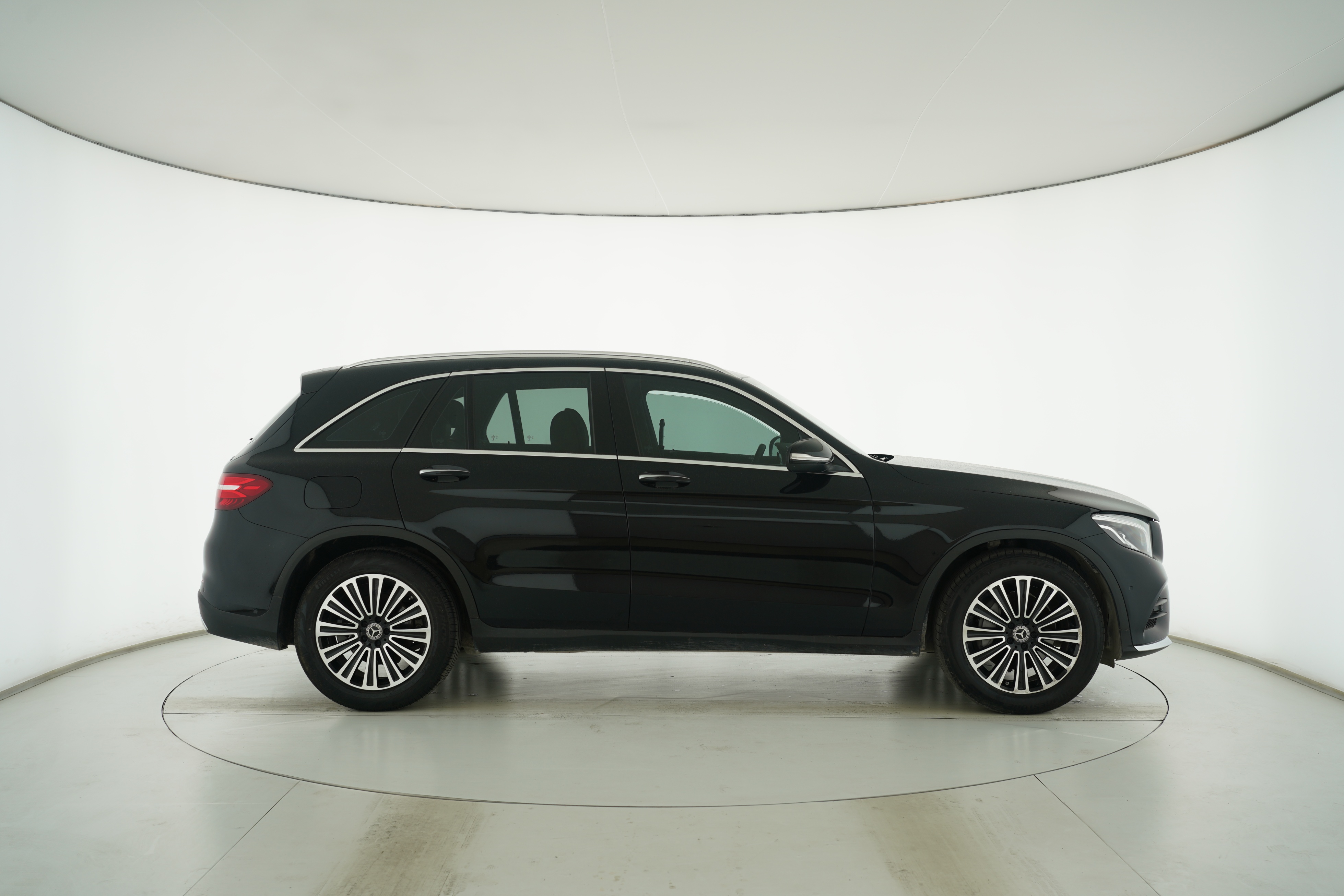 Mercedes Benz GLC 2018 — фото 8