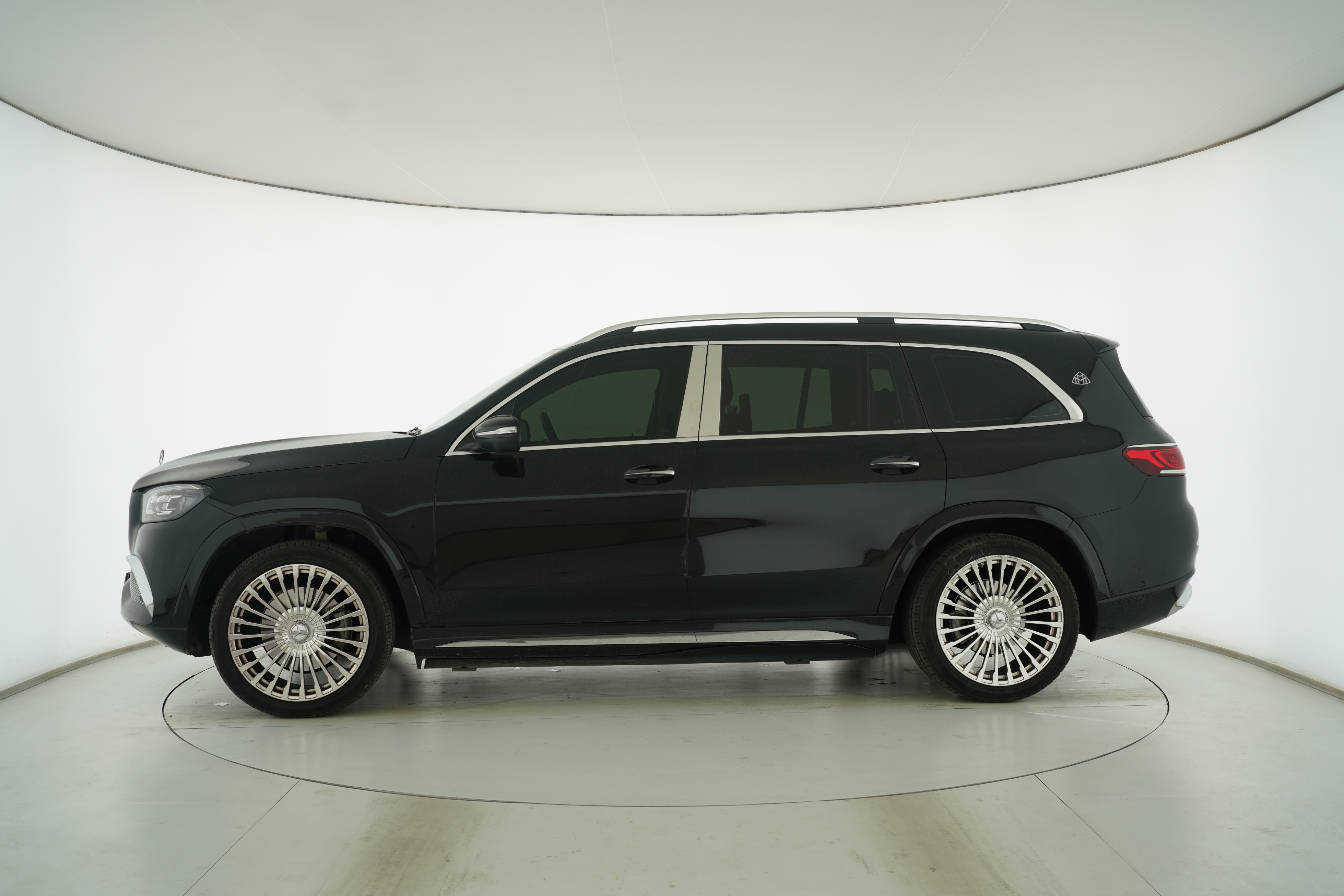 Mercedes Benz GLS 2023 — фото 7