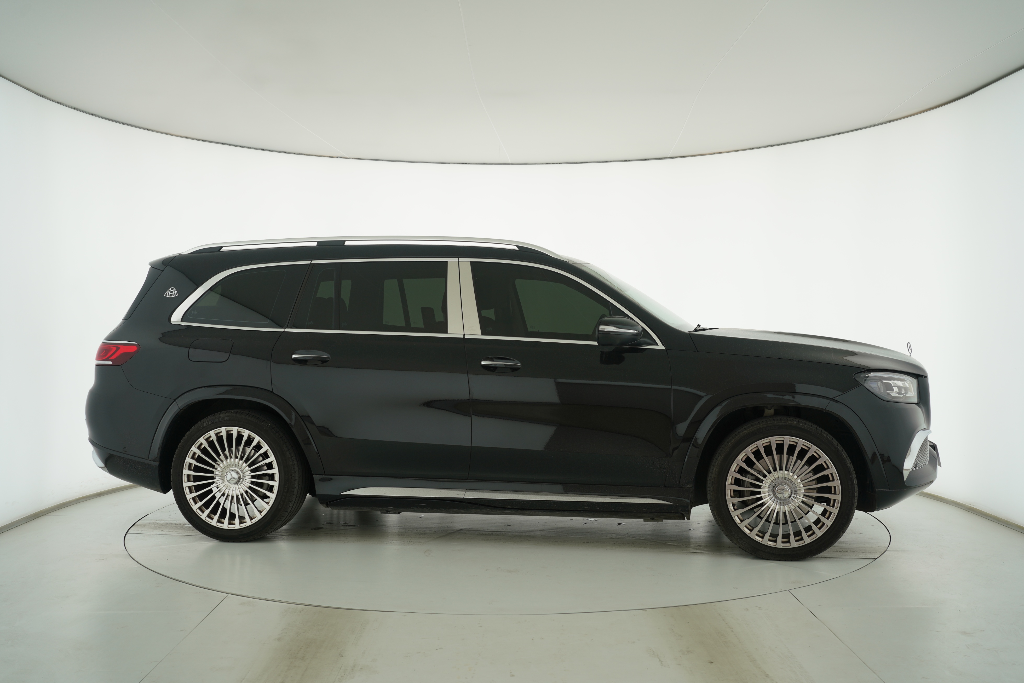 Mercedes Benz GLS 2023 — фото 8