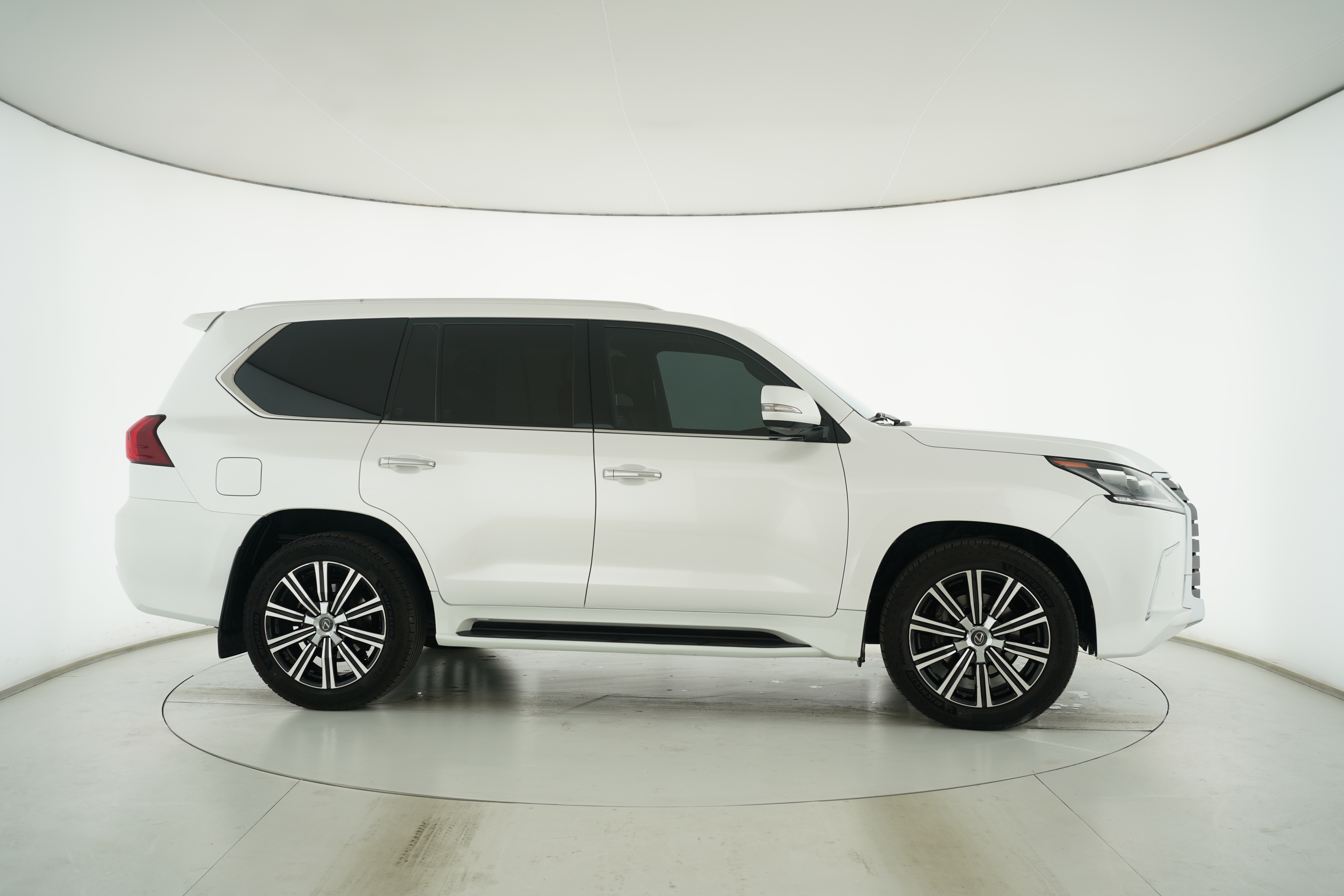 Lexus LX 2017 — фото 8