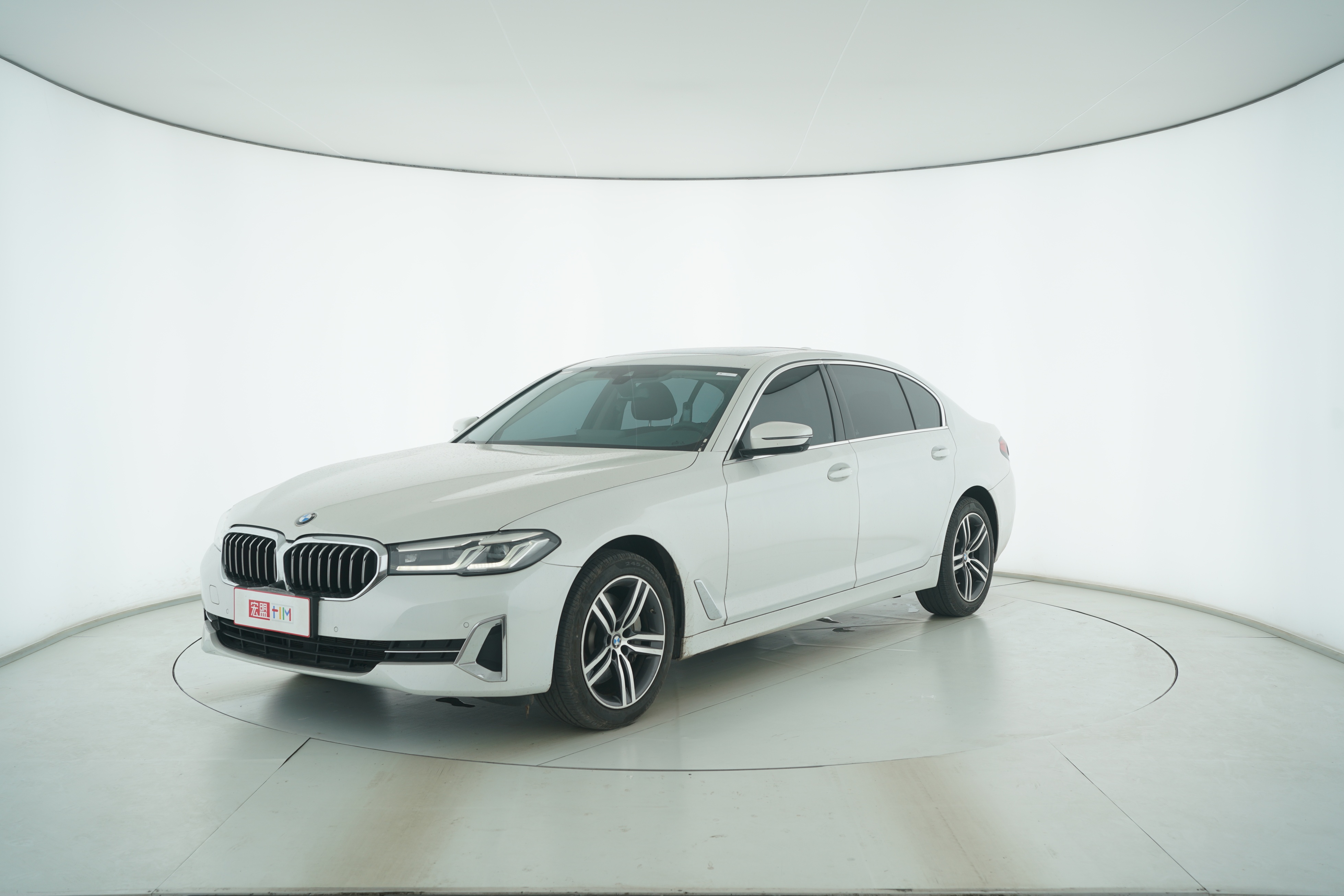 BMW 5 Series 2023 — фото 1