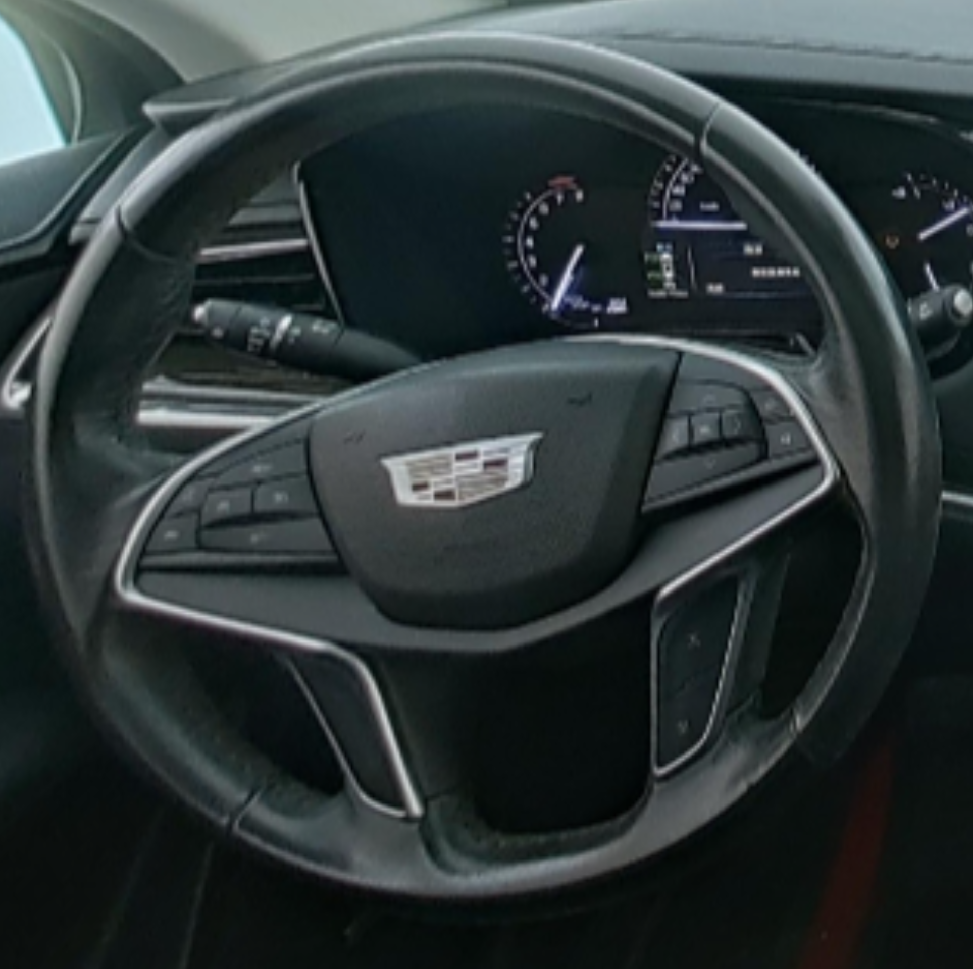 Cadillac XT5 2016 — фото 10